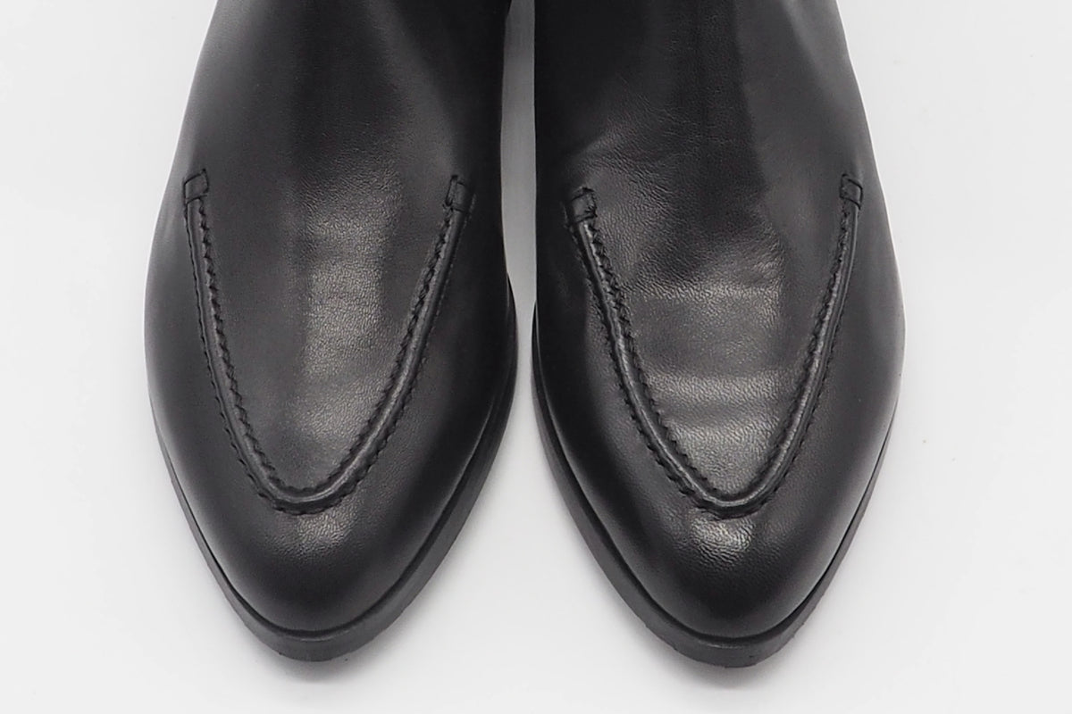 Damen Stiefelette im Moccassinstil aus anschmiegsamen Leder in Schwarz