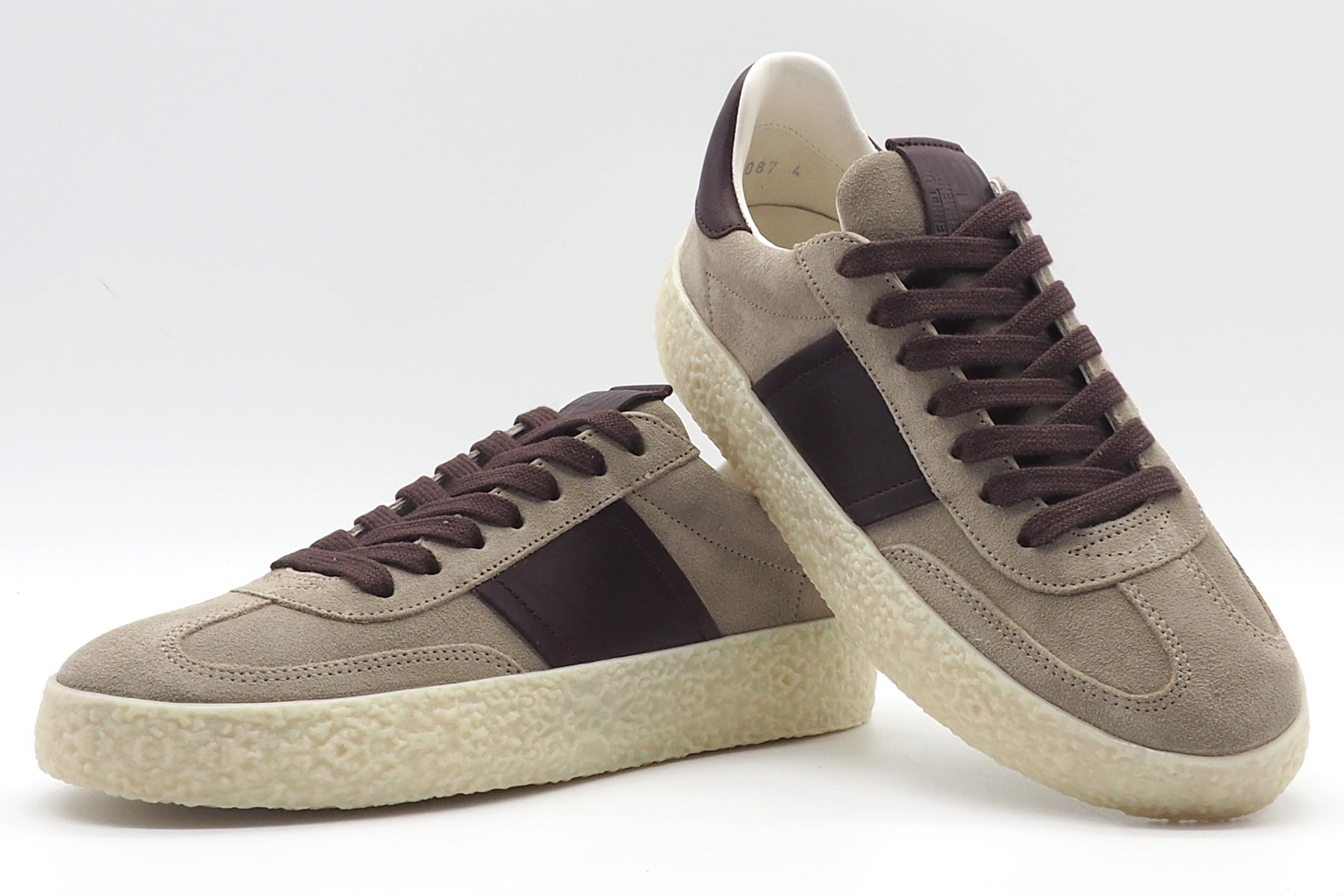 amen Sneaker aus Veloursleder in Neutral mit Bordeaux-Details Damen Sneaker Kennel & Schmenger