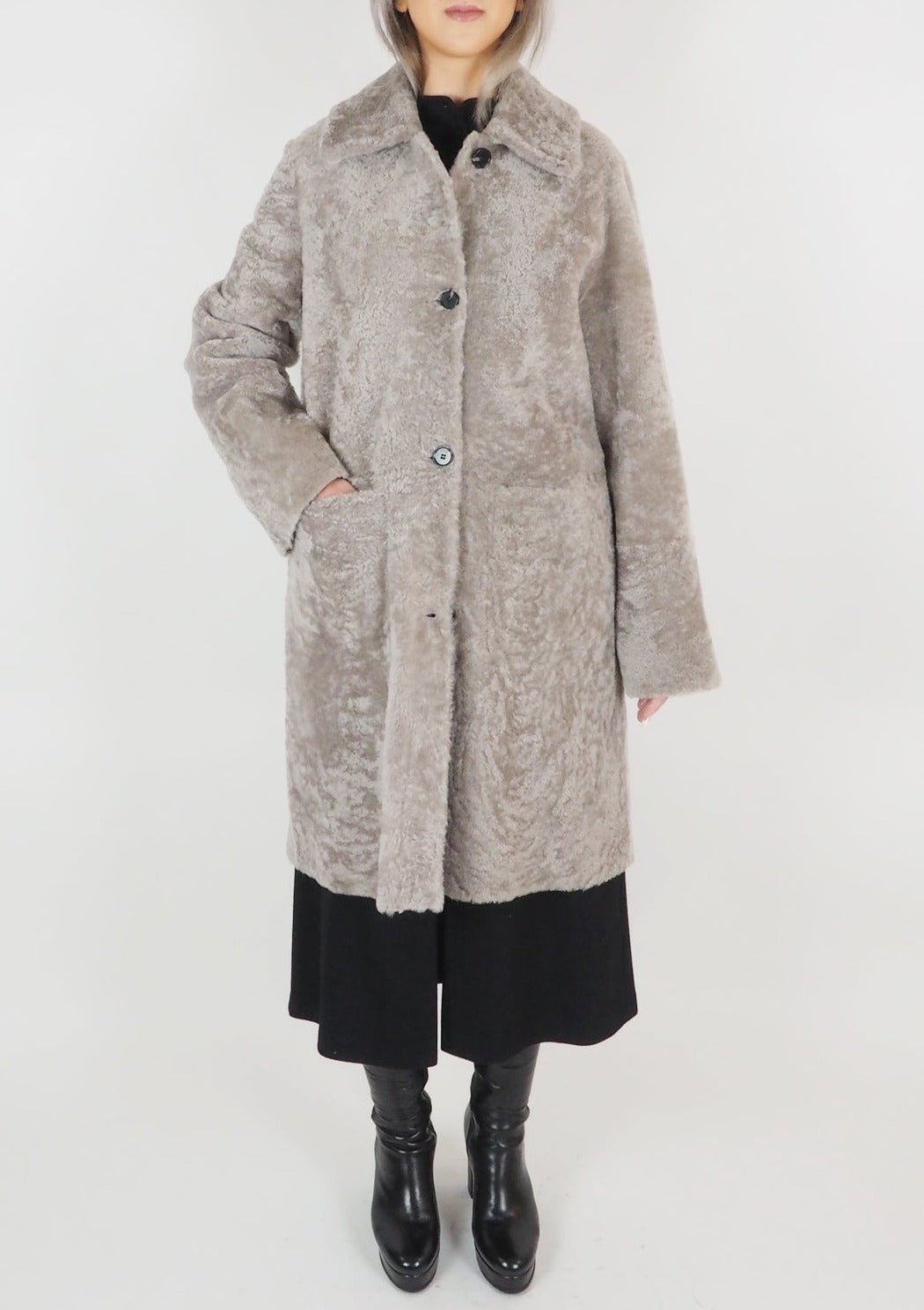 Damemantel aus edlem Lammfell in Tope - zum Wenden - Marta Damen Mantel Benedetta Novi