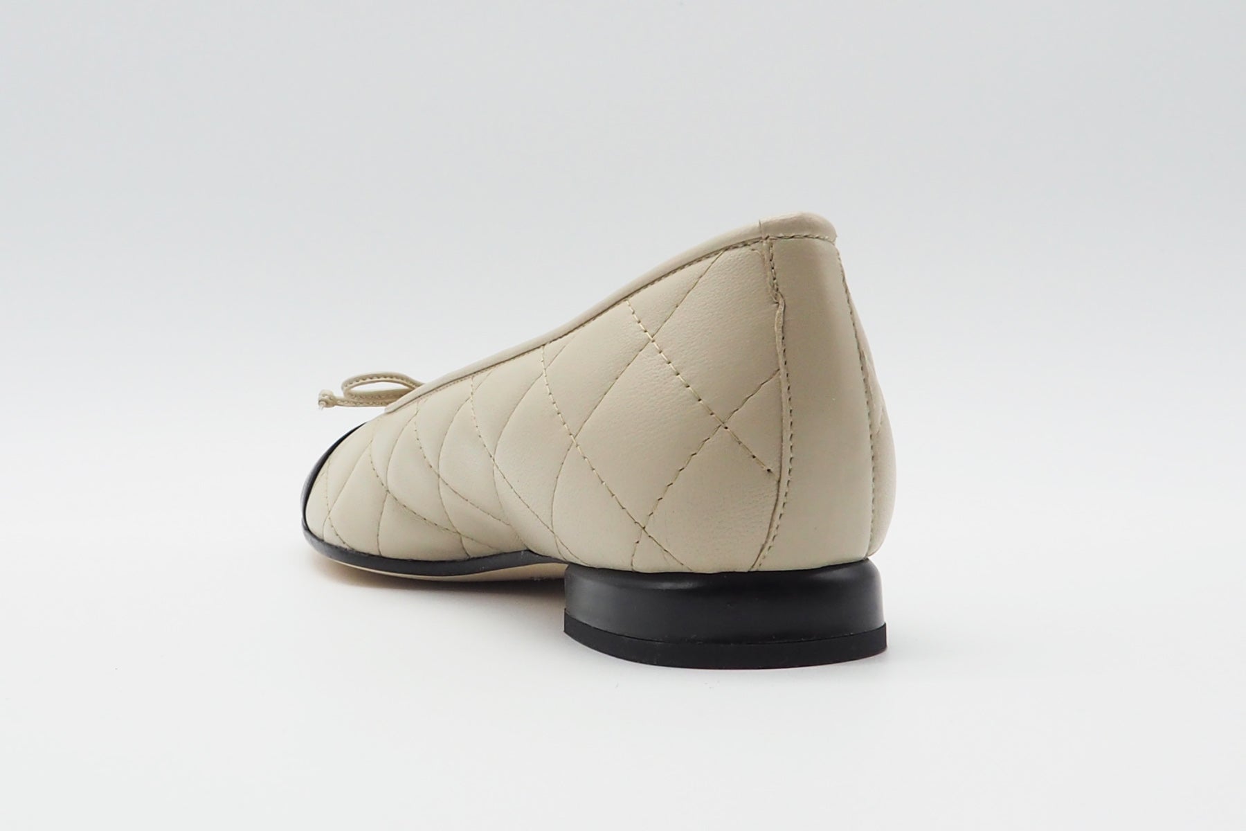 Damen Ballerina aus gesteppten Leder in Creme & Schwarz - Absatz 1,5cm Damen Ballerina Brunate