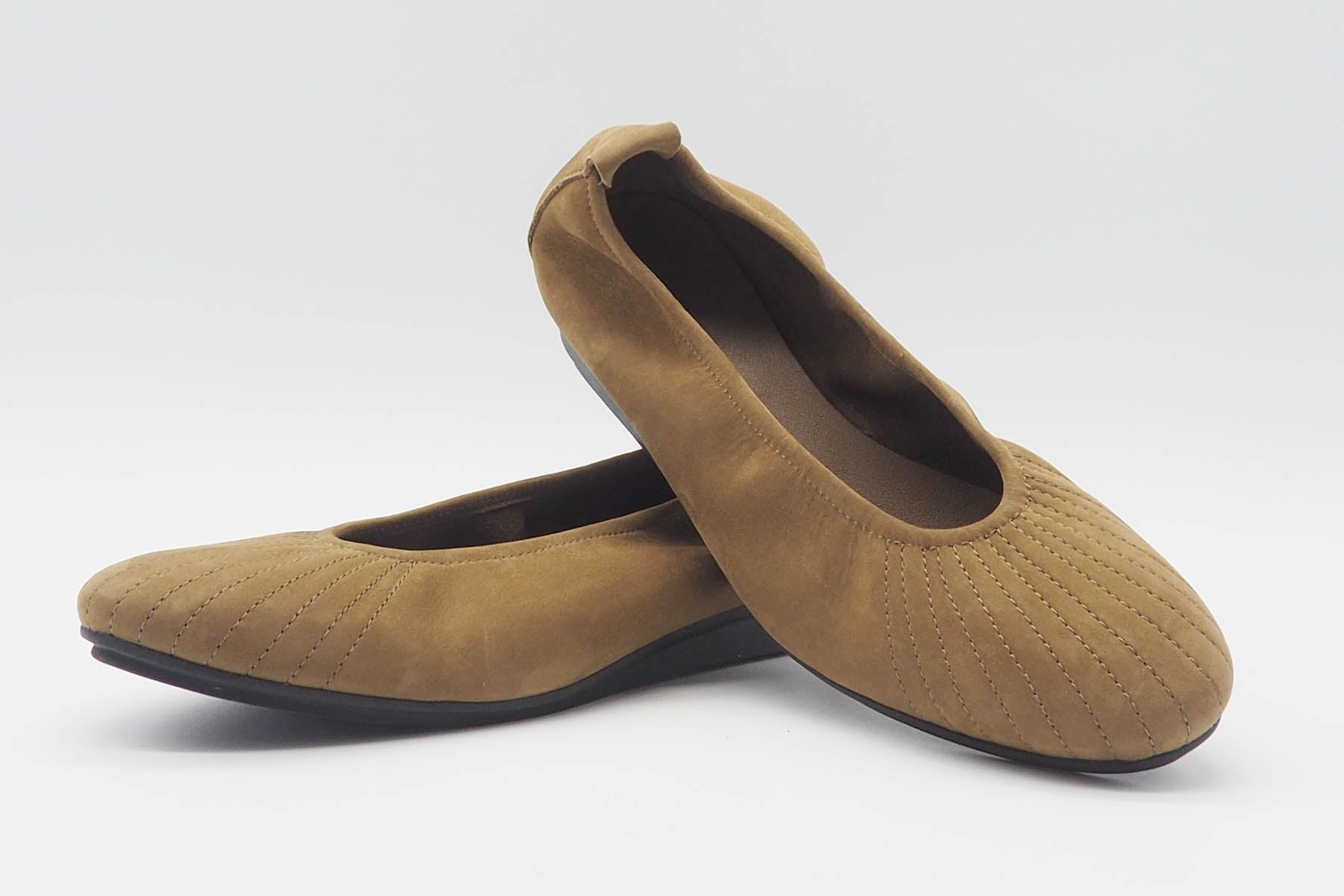 Damen Ballerina aus Nubukleder in Hellbraun mit Naturkautschuksohle - Nikako Damen Ballerinas Arche