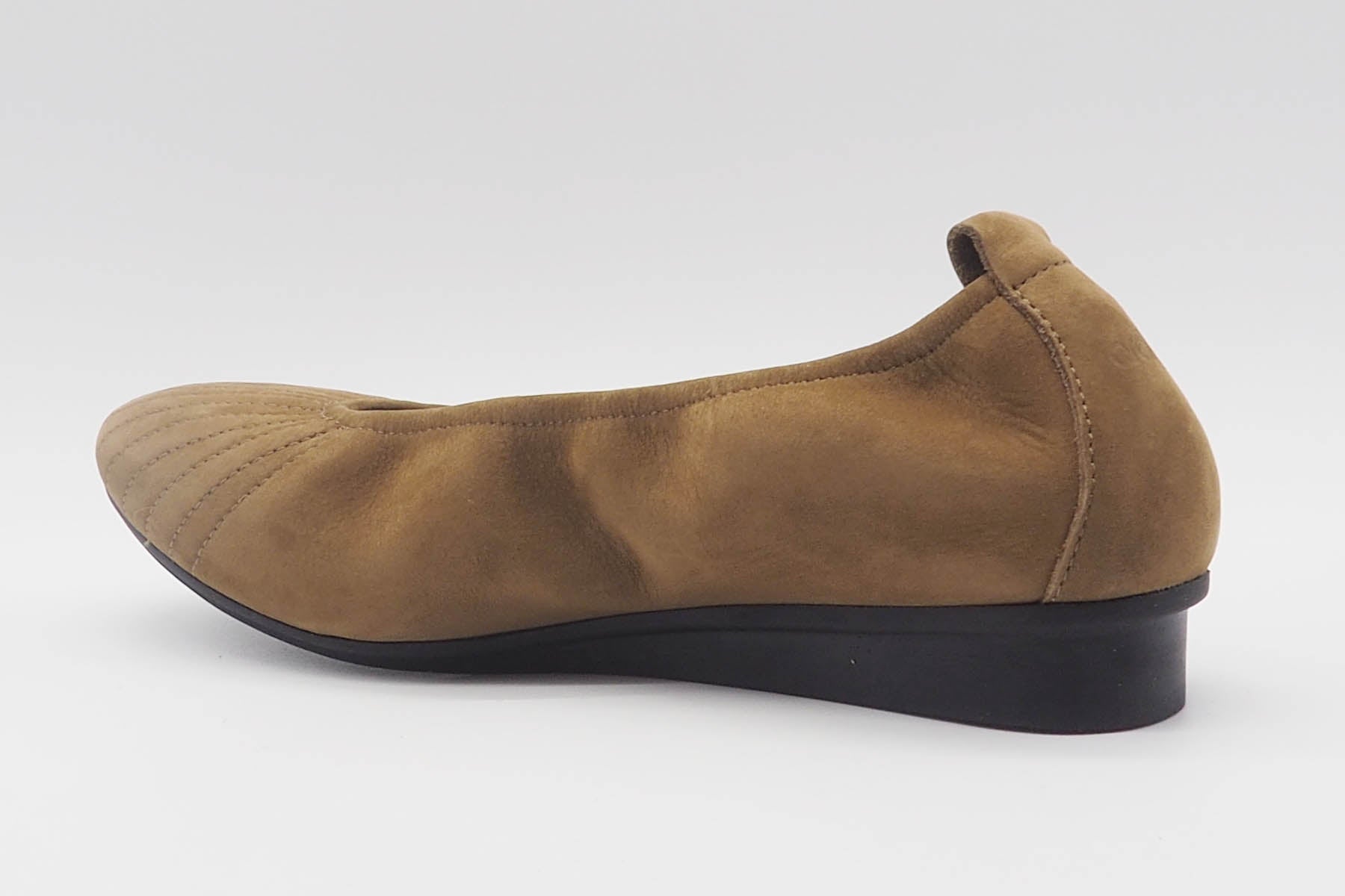 Damen Ballerina aus Nubukleder in Hellbraun mit Naturkautschuksohle - Nikako Damen Ballerinas Arche