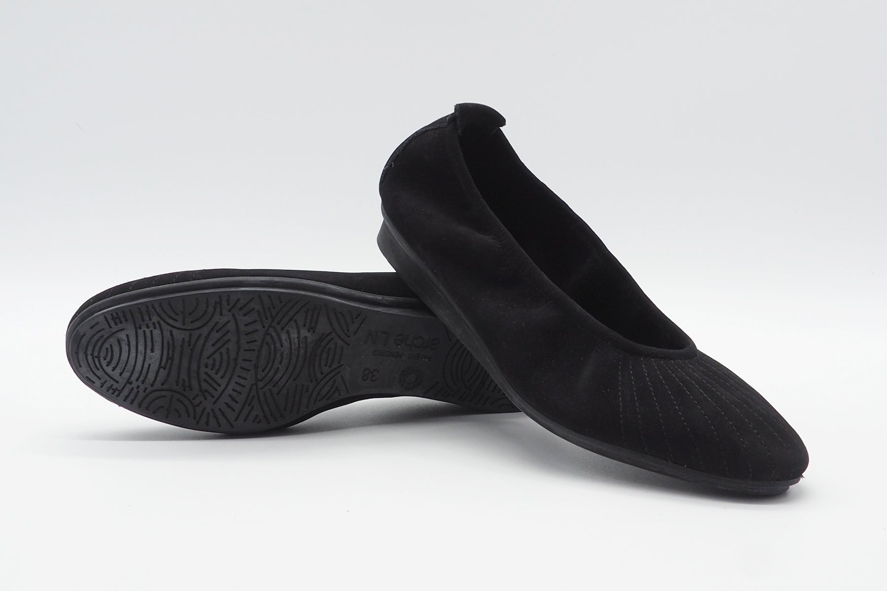 Damen Ballerina aus Nubukleder in Schwarz mit Naturkautschuksohle - Nikako Damen Ballerinas Arche