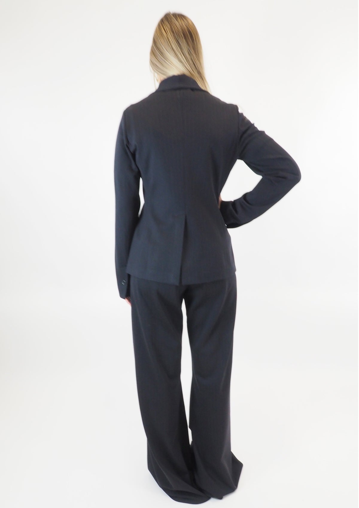 Damen Blazer mit Nadelstreifmuster aus Viskose in Schwarz Damen Ready to wear Fashion Hannes Roether