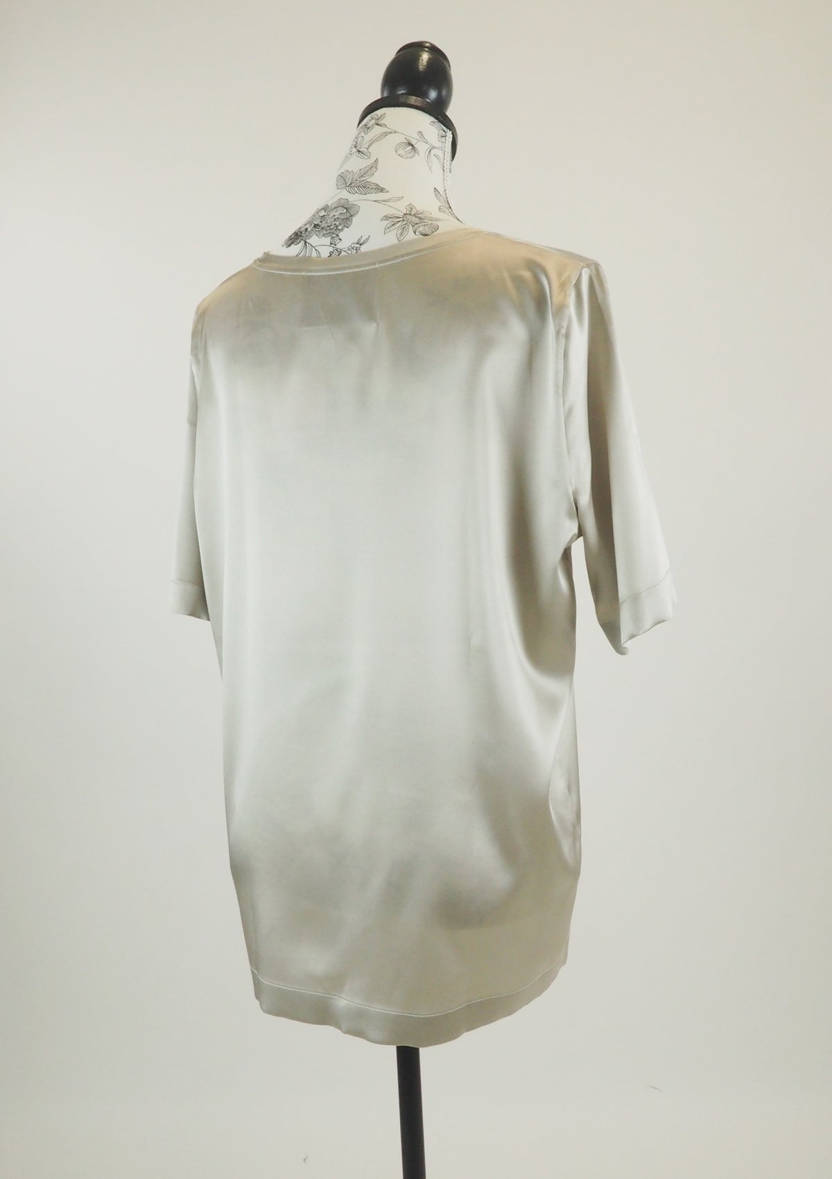 Damen Blusenshirt mit Kurzarm aus Seide in Beige - Fermo Damen Bluse 24 Blooming