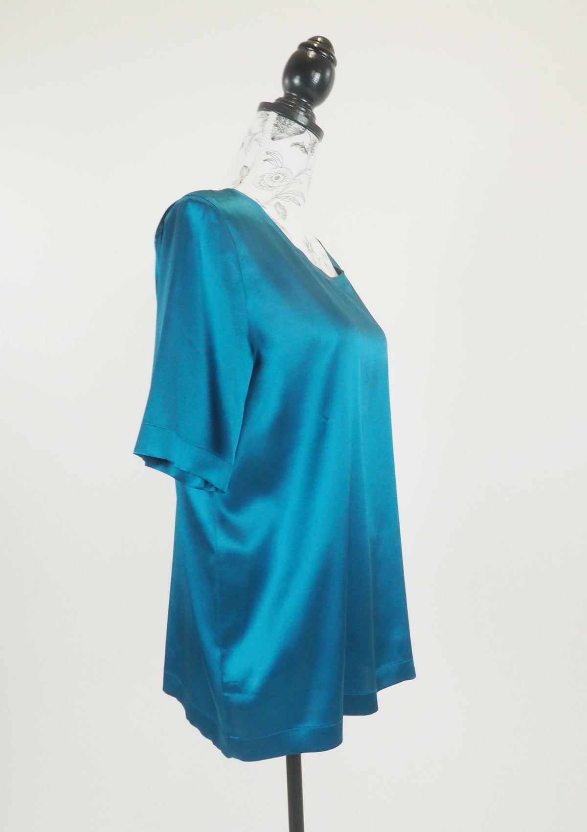 Damen Blusenshirt mit Kurzarm aus Seide in Petrolblau - Fermo Damen Bluse 24 Blooming