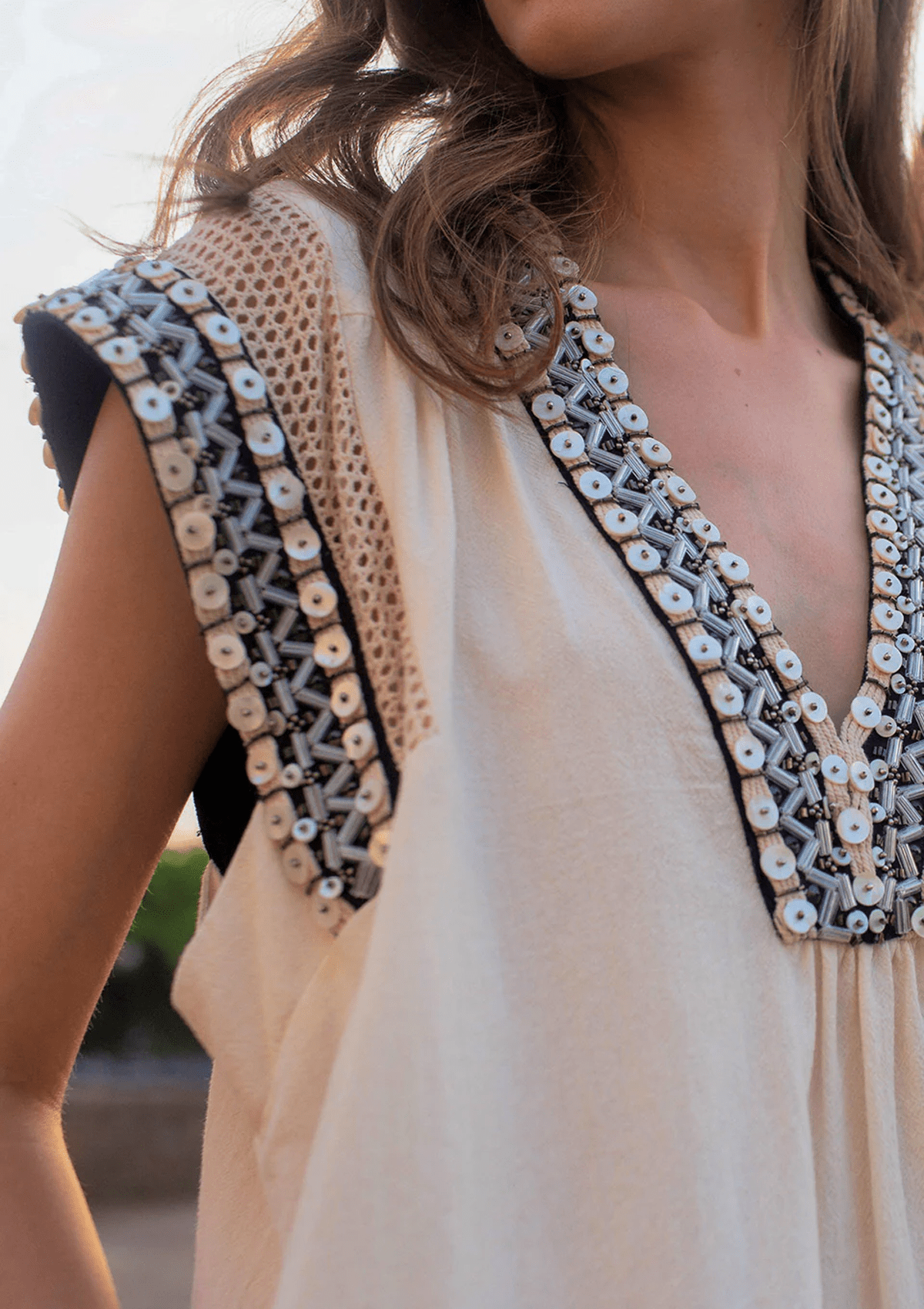 Damen Boho-Bluse in Vanilla mit Perlmutknöpfe - Mother of Pearls Damen Bluse / Top Scarlett Poppies