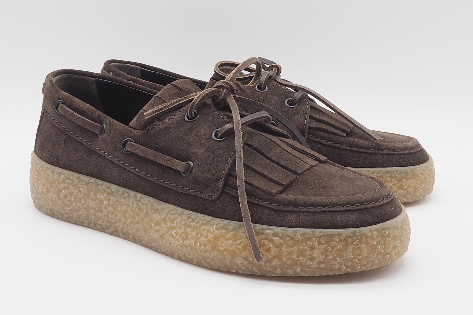 Damen Bootsschuh aus Veloursleder in Braun mit Kreppsohle & Fransen Damen Loafers & Schnürer Kennel & Schmenger