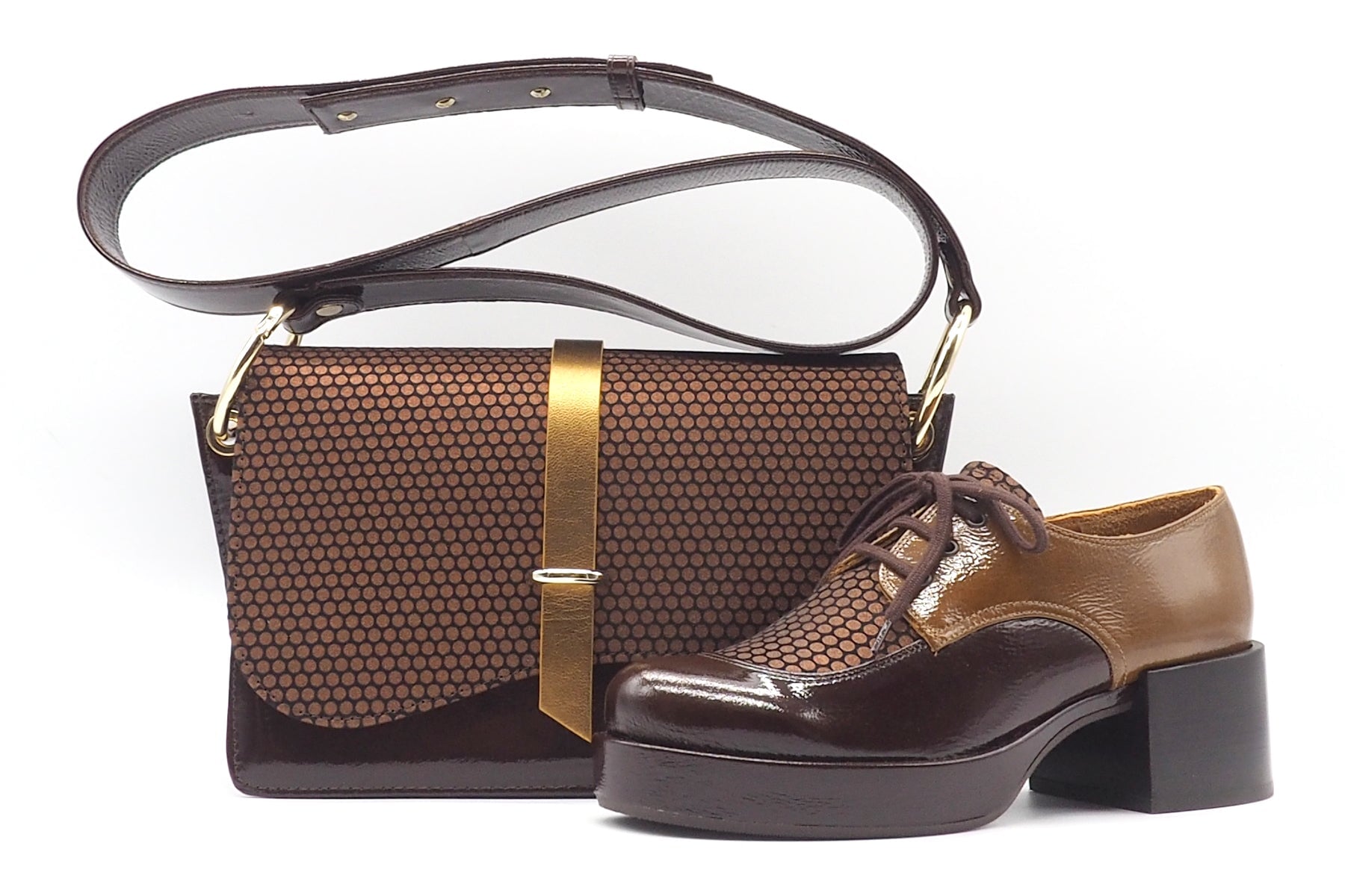 Damen Crossbodybag aus Lackleder Braun & bedrucktem Velours in Bronze Taschen Crossbody & Schultertasche Chie Mihara