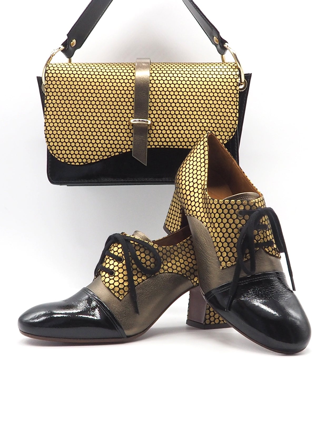 Damen Crossbodybag aus Lackleder Schwarz & bedrucktem Velours in Gold Taschen Crossbody & Schultertasche Chie Mihara