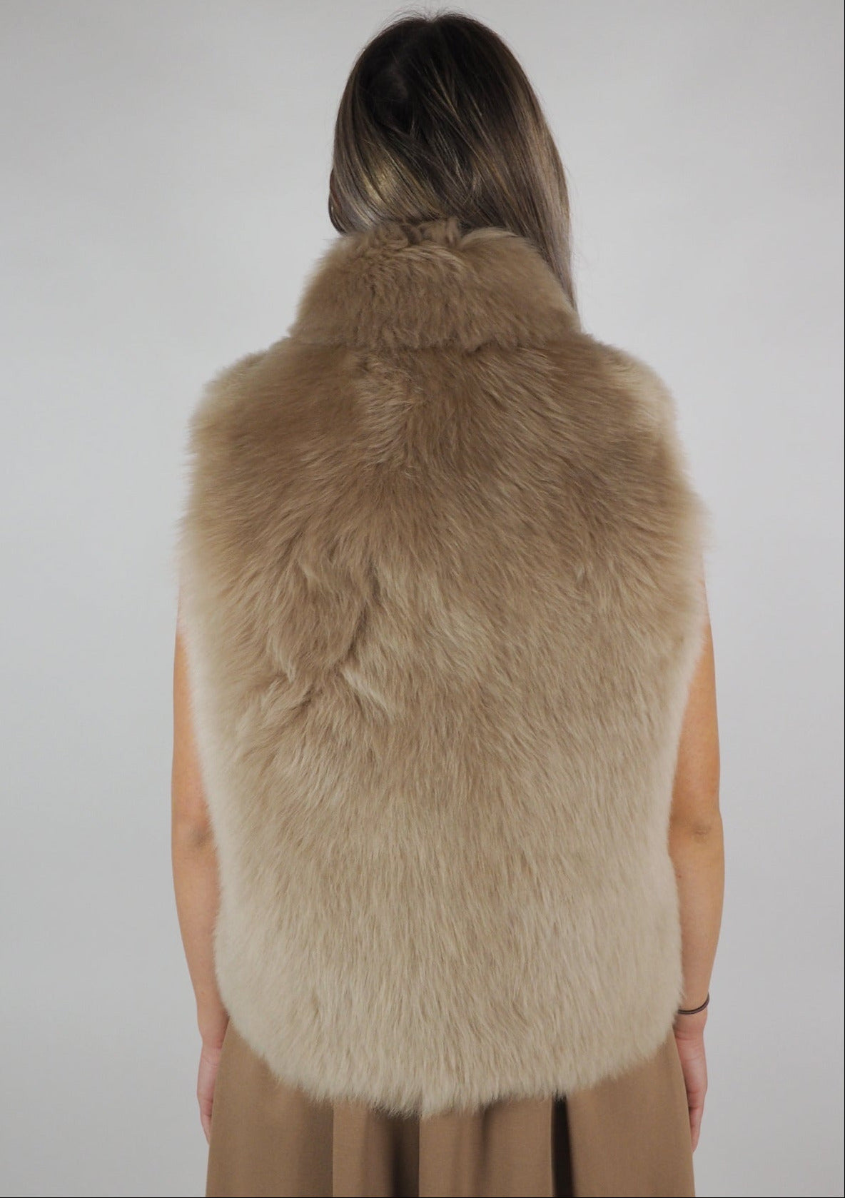 Damen Gilet aus Langhaar-Lammfell in Beige - "Ita" Damen Gilet Benedetta Novi