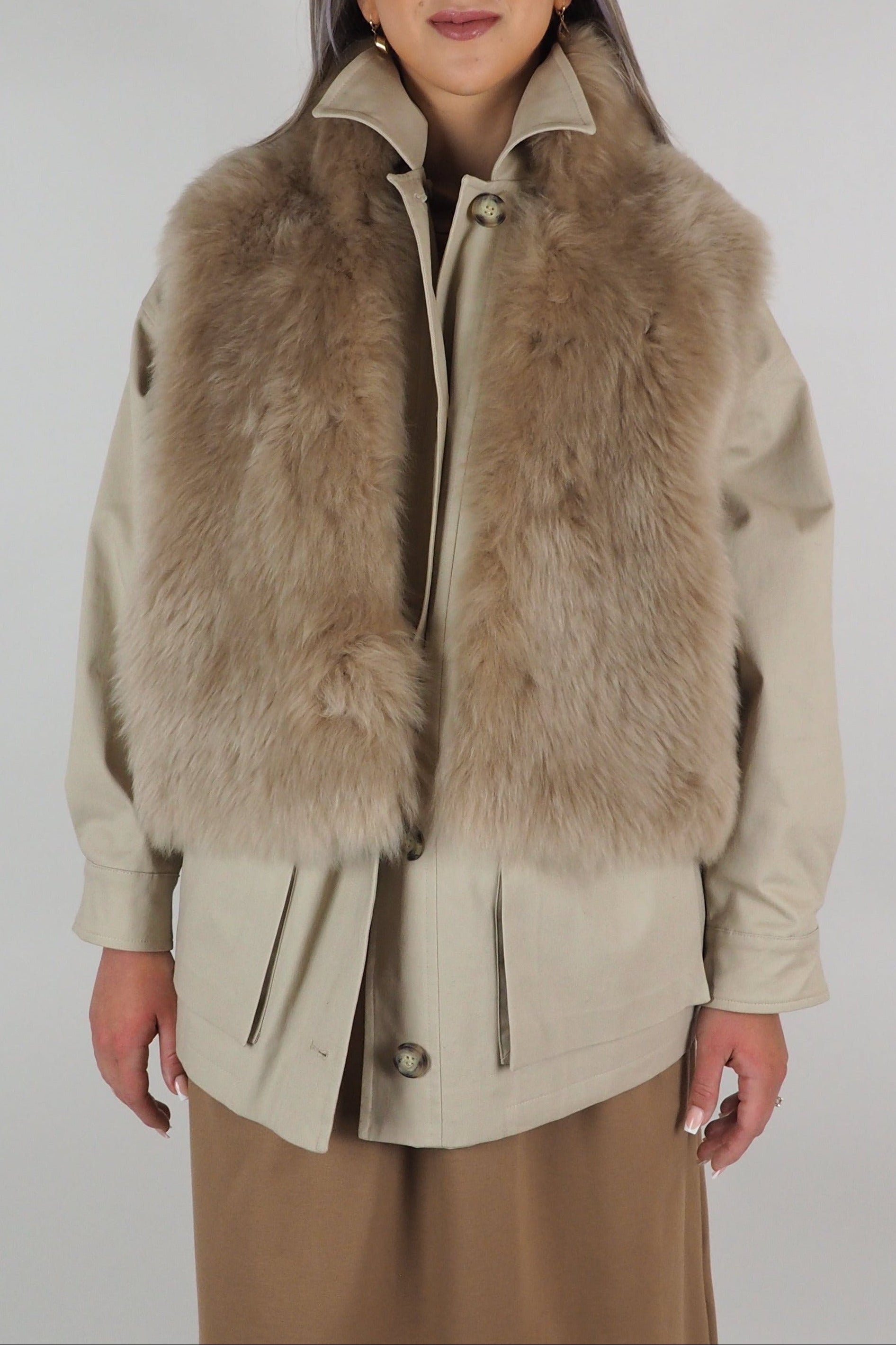 Damen Gilet aus Langhaar-Lammfell in Beige - "Ita" Damen Gilet Benedetta Novi