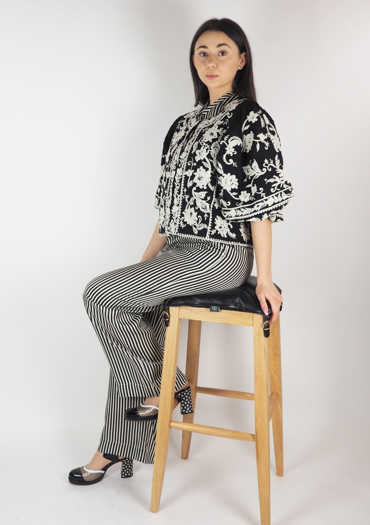 Damen Hose aus Viskose & Seide in Schwarz & Creme Damen Hose SHIRTAPORTER