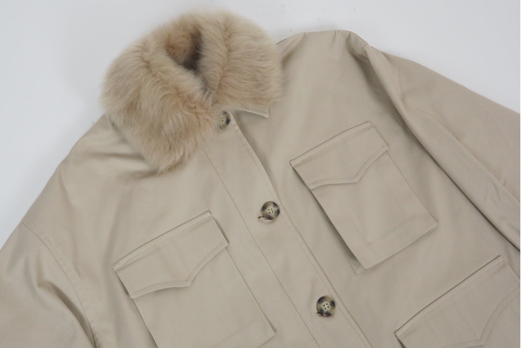 Damen Jacke im Cargo-Stil mit abnehmbarem Kragen in Beige - Luisa Damen Jacke Benedetta Novi