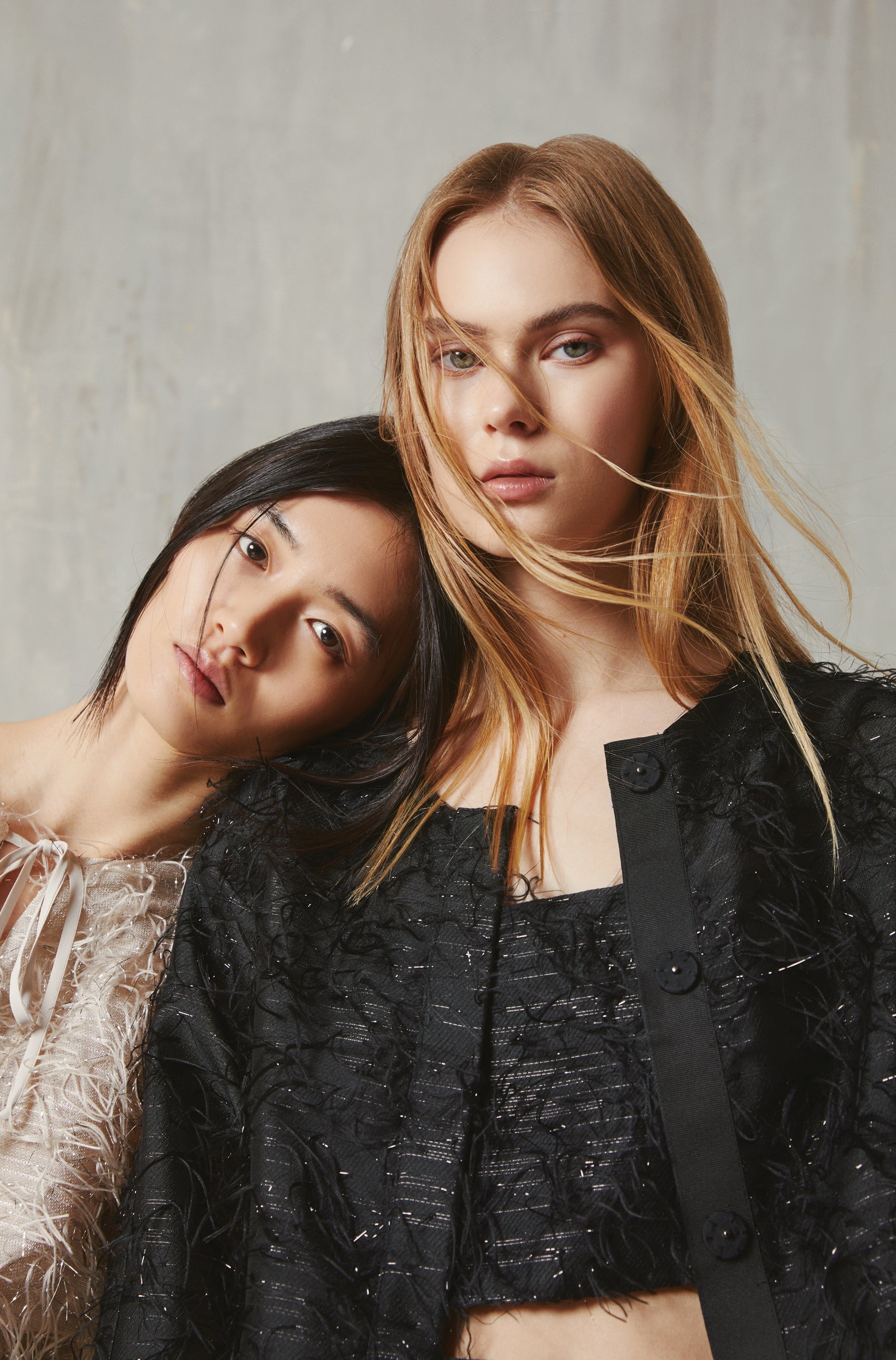 Damen Jacke in Schwarz mit Fransen & Lurexfäden - elegant Damen Jacke SHIRTAPORTER