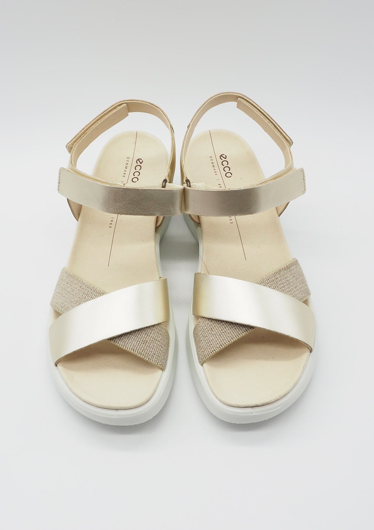 Damen Keilsandale in Leder Gold - mit Fußbett Damen Sandale Ecco