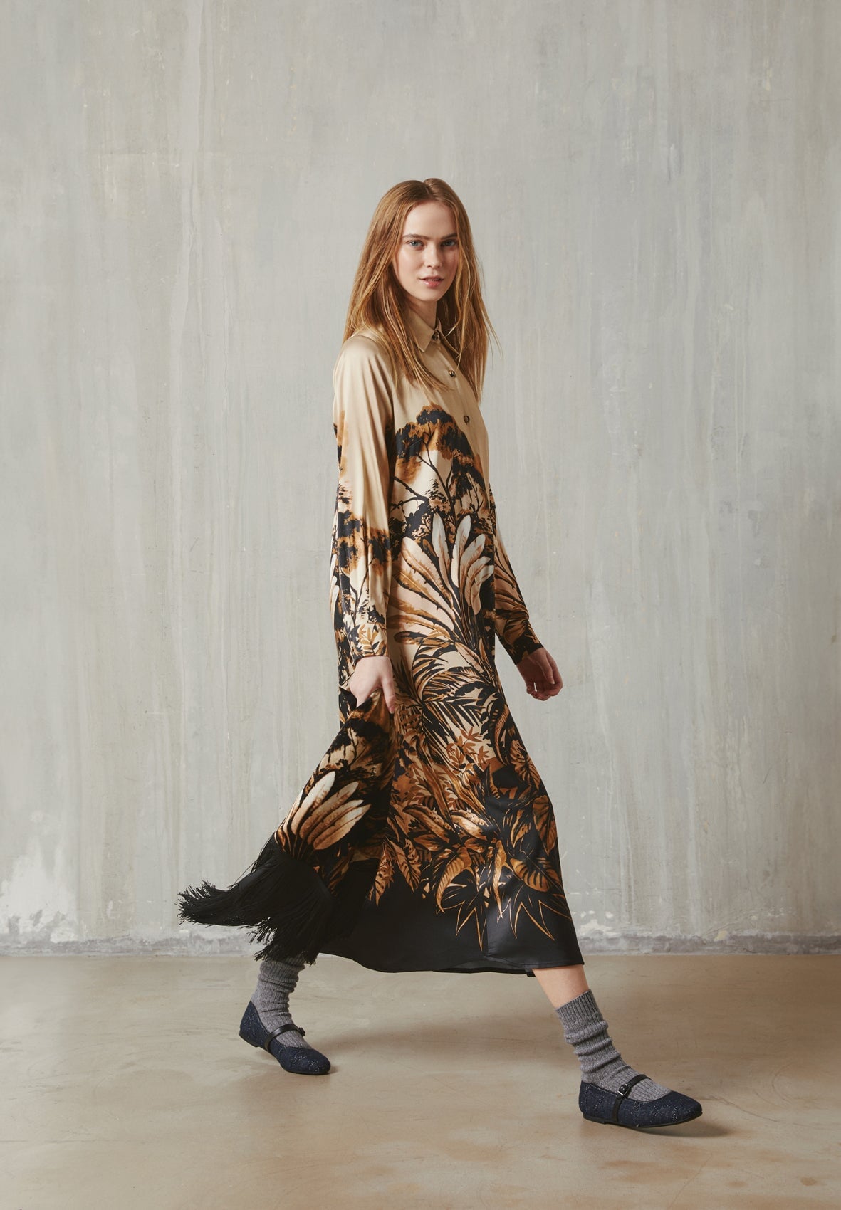 Damen Kleid aus Viskose mit Print in Caramel & Schwarz Damen Kleid SHIRTAPORTER