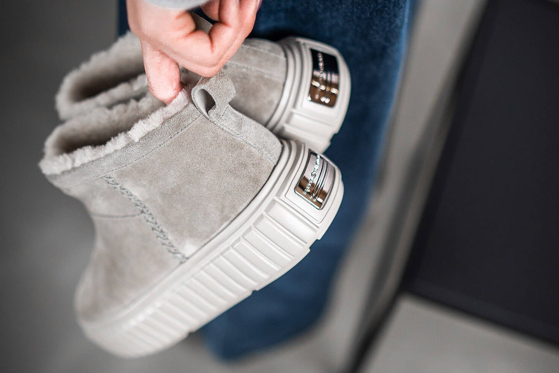 Damen Lammfellbooties zum Schlüpfen in Sand auf leichter Plateausohle Damen Stiefeletten Kennel & Schmenger