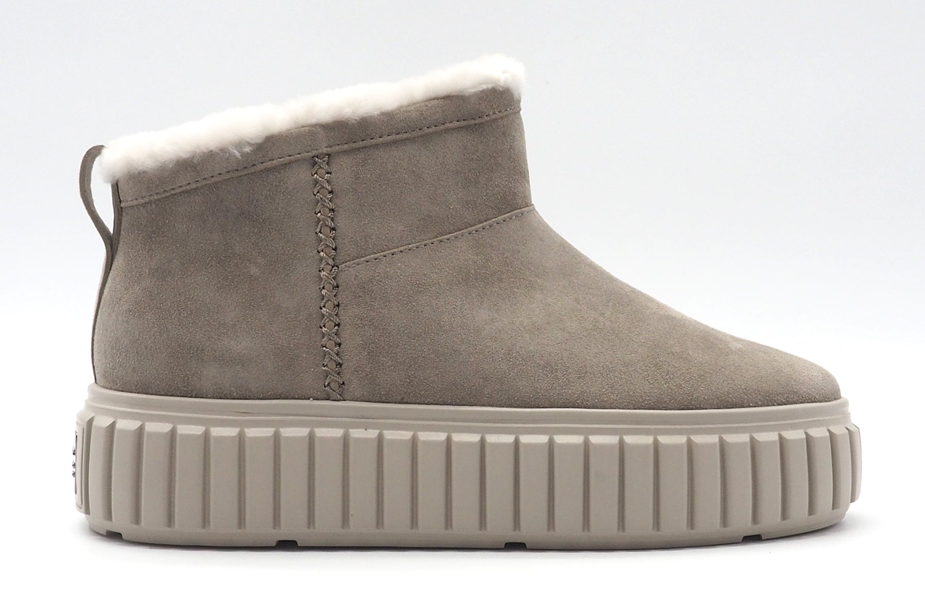 Damen Lammfellbooties zum Schlüpfen in Sand auf leichter Plateausohle - Zap Damen Boots & Booties Kennel & Schmenger