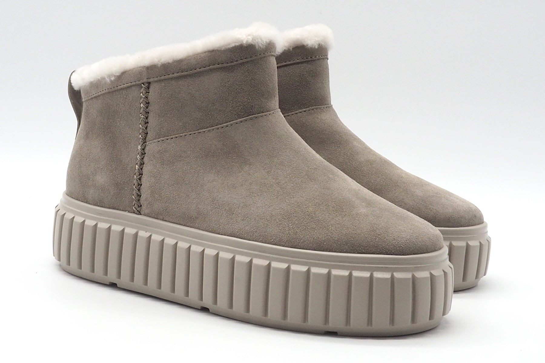 Damen Lammfellbooties zum Schlüpfen in Sand auf leichter Plateausohle - Zap Damen Boots & Booties Kennel & Schmenger