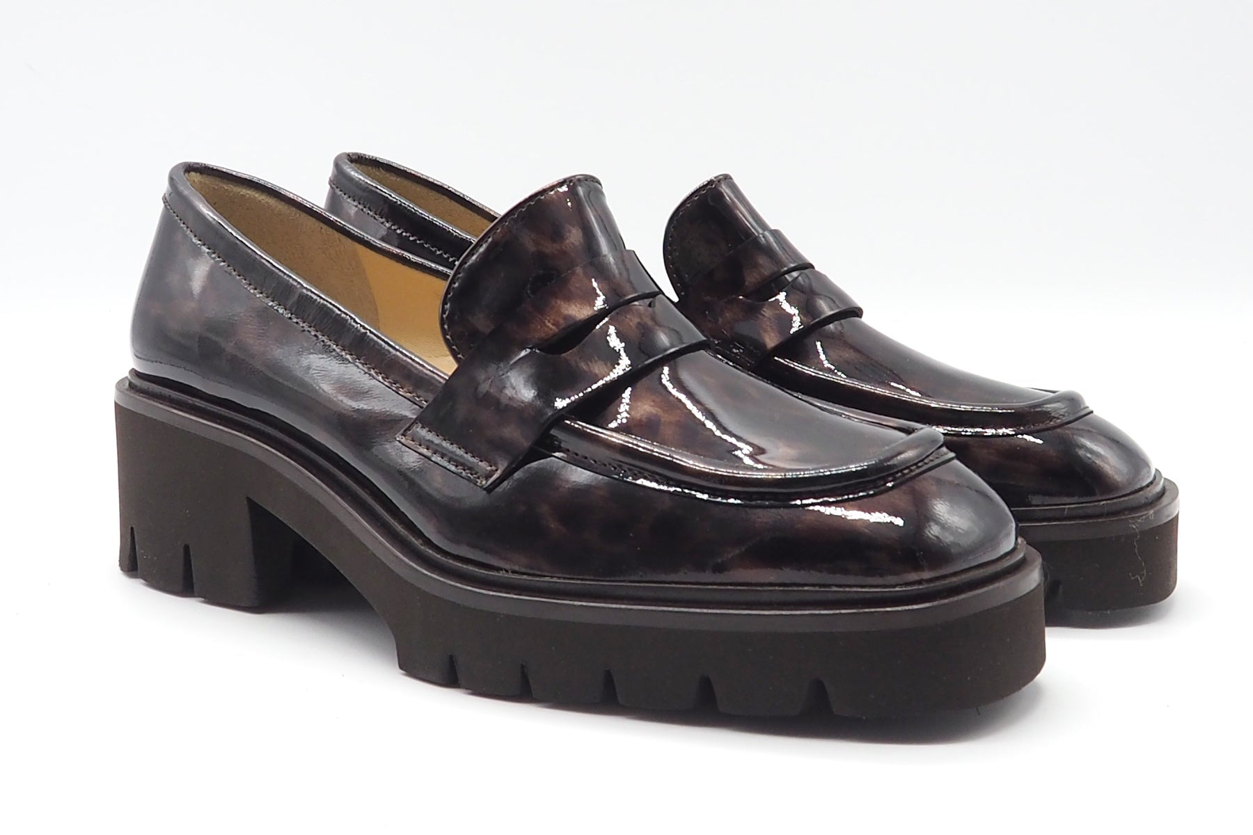 Damen Loafer aus Lackleder in Braun melangiert & leichter Profilsohle Damen Loafers & Schnürer Brunate