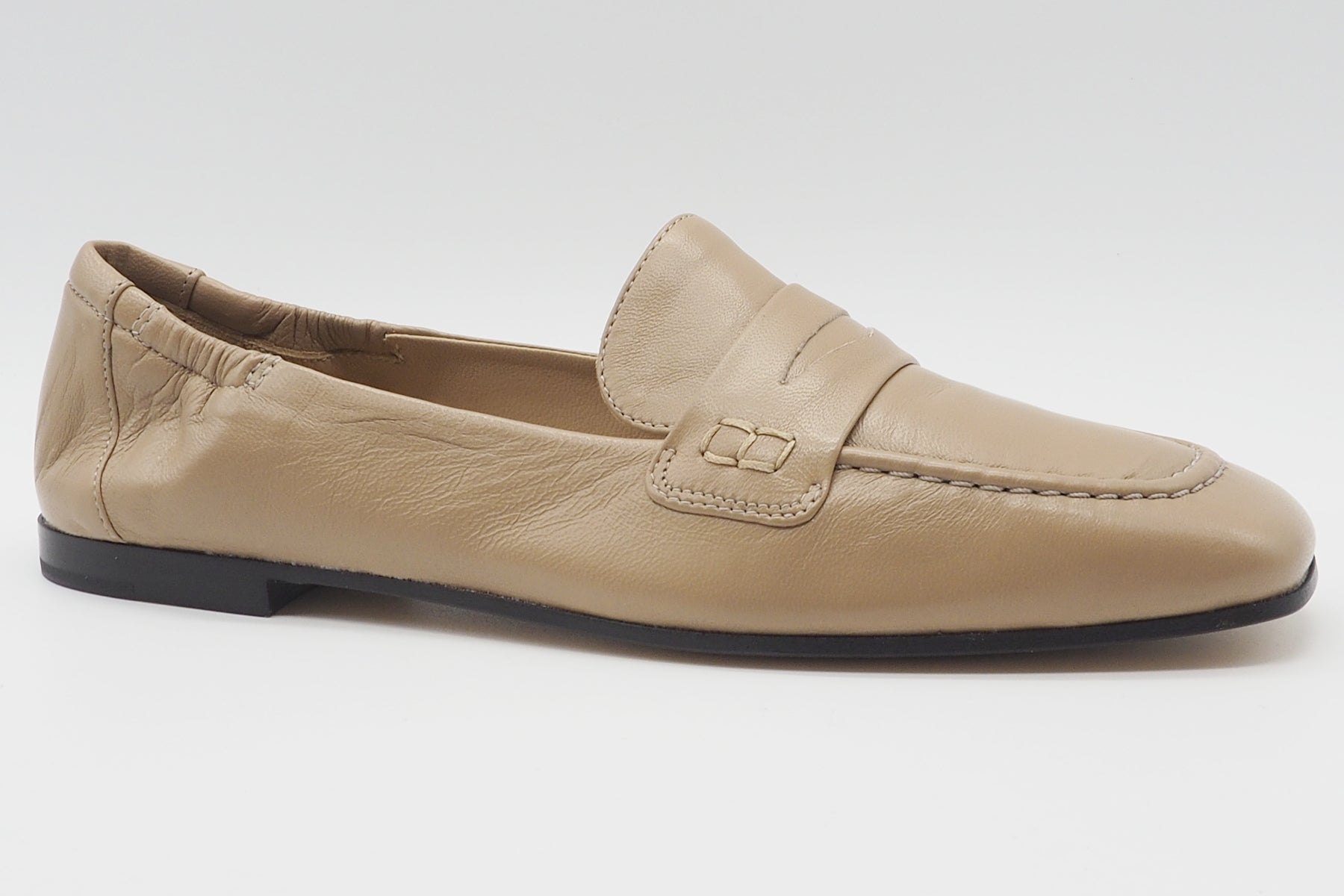 Damen Loafer aus Leder in Sand - Sacchettomachart & Karreeform Damen Loafers & Schnürer Pomme D'or