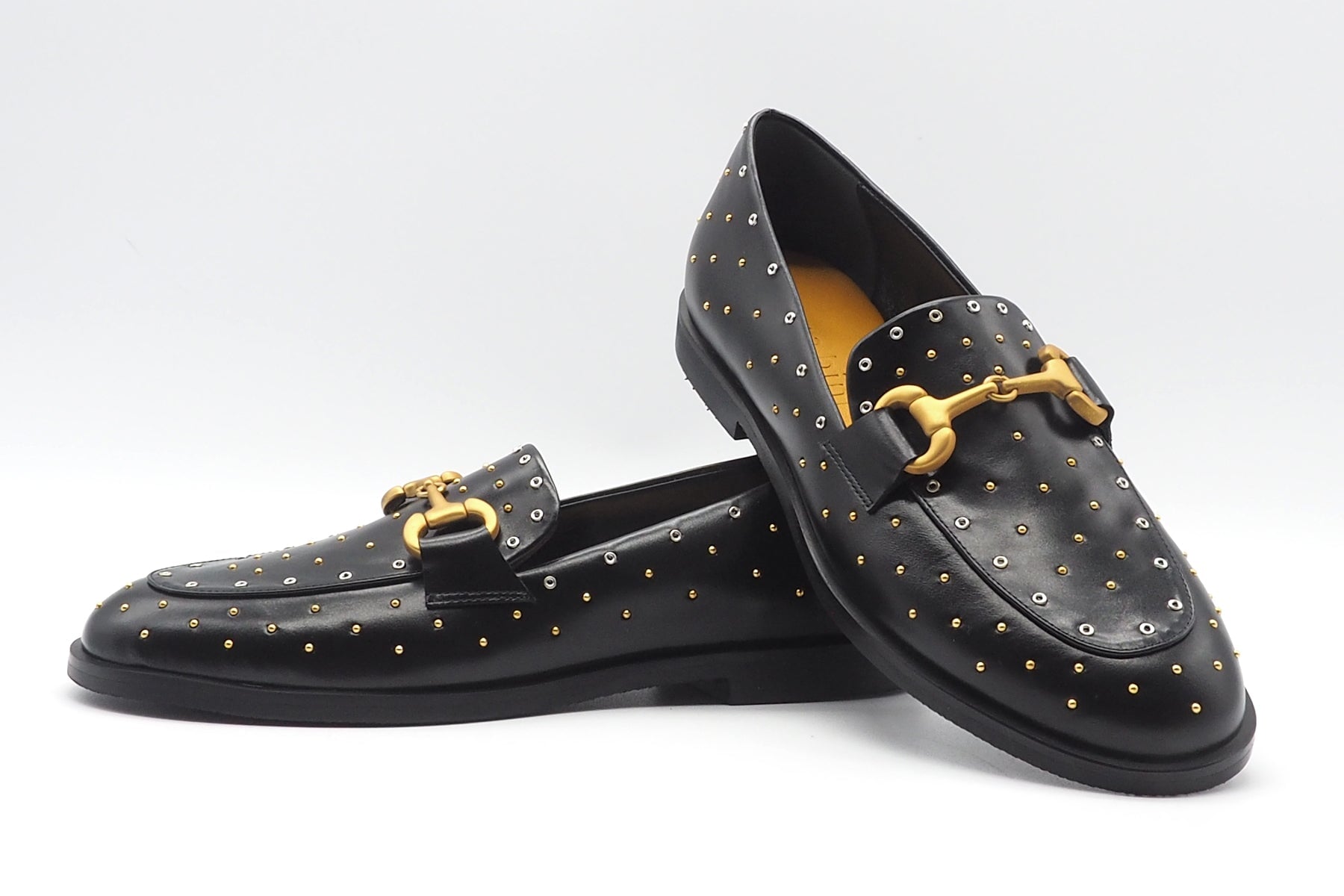 Damen Loafer aus softem Leder auf mit Nieten auf weicher Sohle in Schwarz - 2 cm Damen Loafers & Schnürer Mara Bini