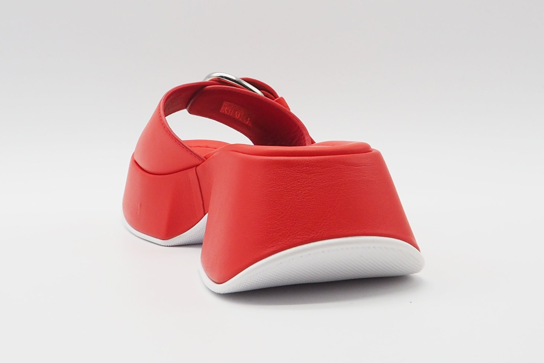 Damen Pantoffel aus Leder in Rot - Absatz 2cm Damen Mules & Sabots Vic Matié