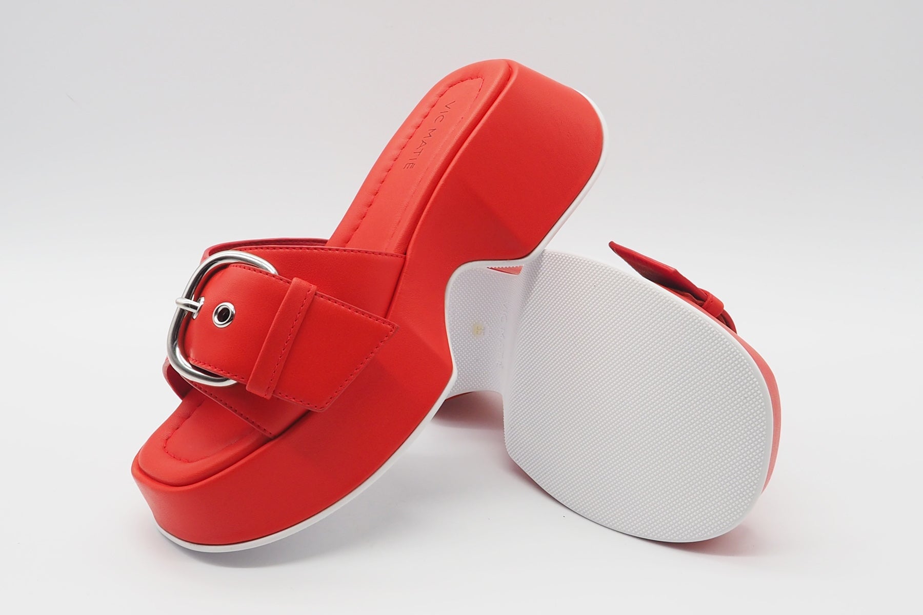 Damen Pantoffel aus Leder in Rot - Absatz 2cm Damen Mules & Sabots Vic Matié