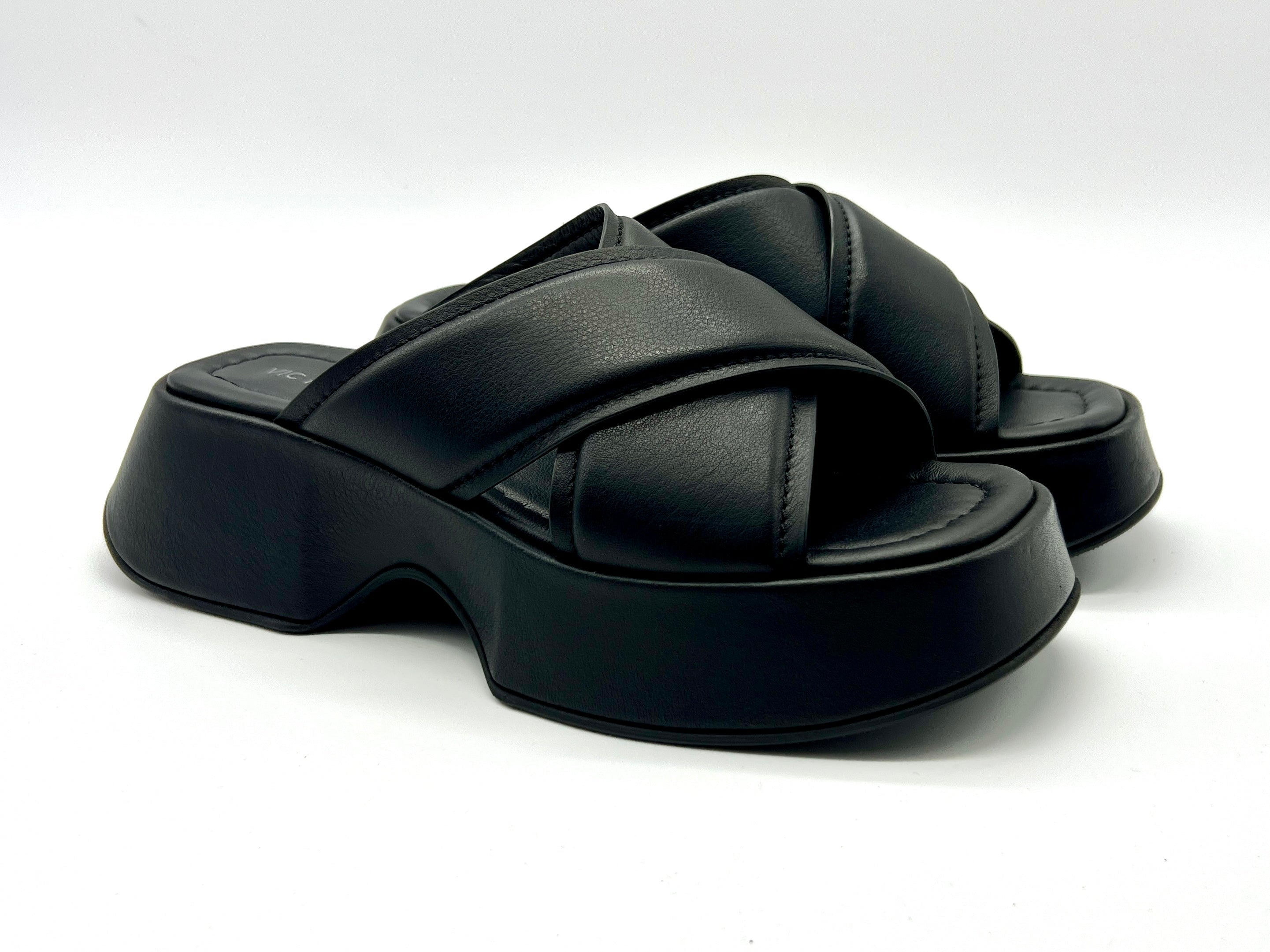 Damen Pantoffel aus Leder in Schwarz mit Kreuzbandage Damen Mules & Sabots Vic Matié