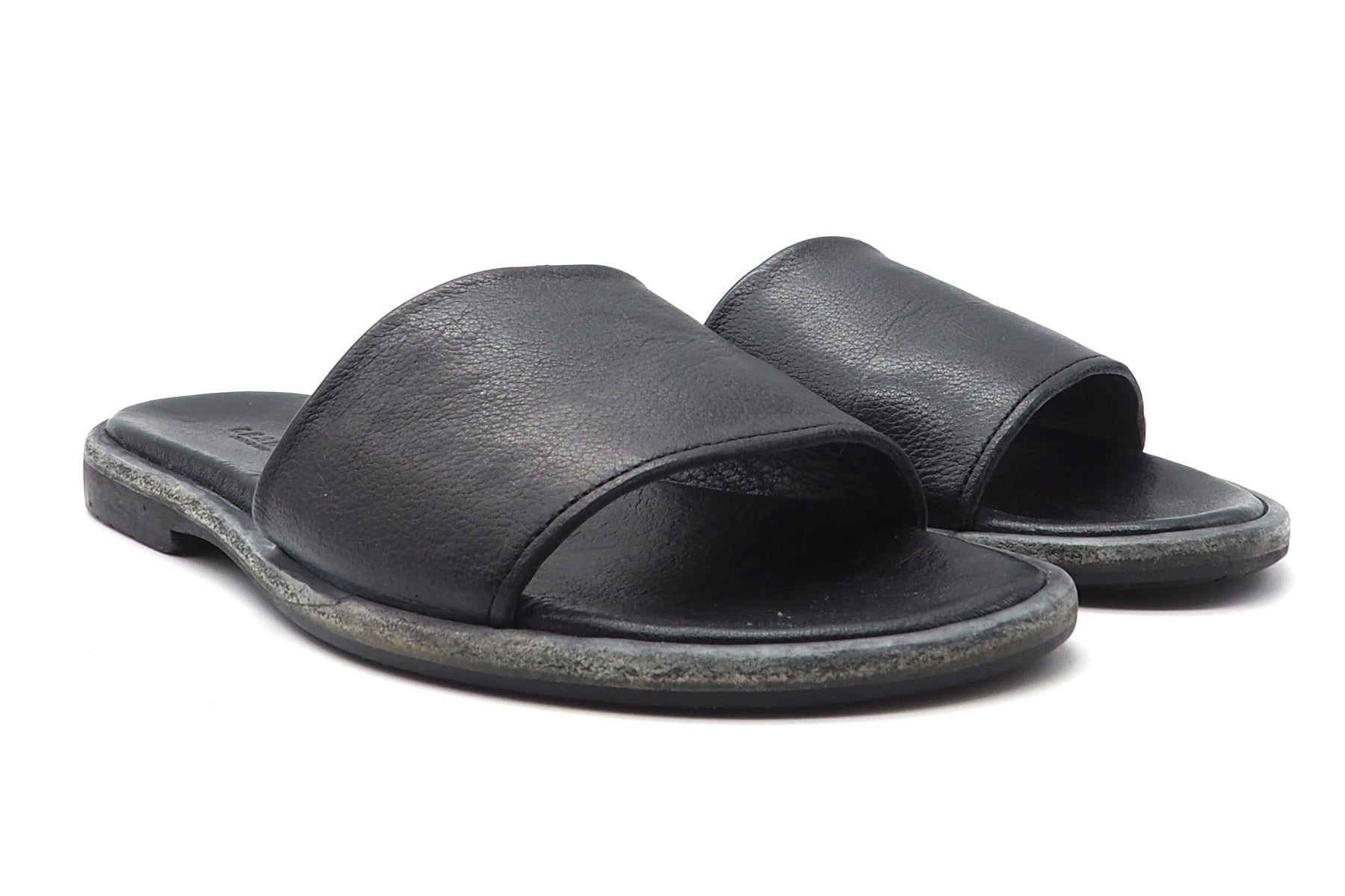 Damen Pantoffel aus Leder in Schwarz & weicher Sohle Damen Pantoffel Brador