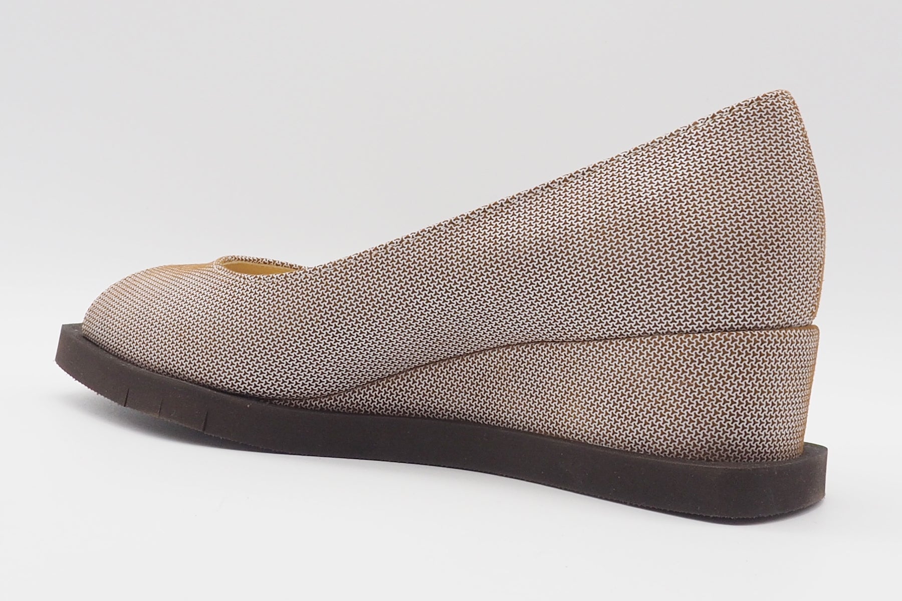 Damen Peep-Toe aus geprägtem Leder in Braun - 4 cm Keil Damen Sandale Brunate