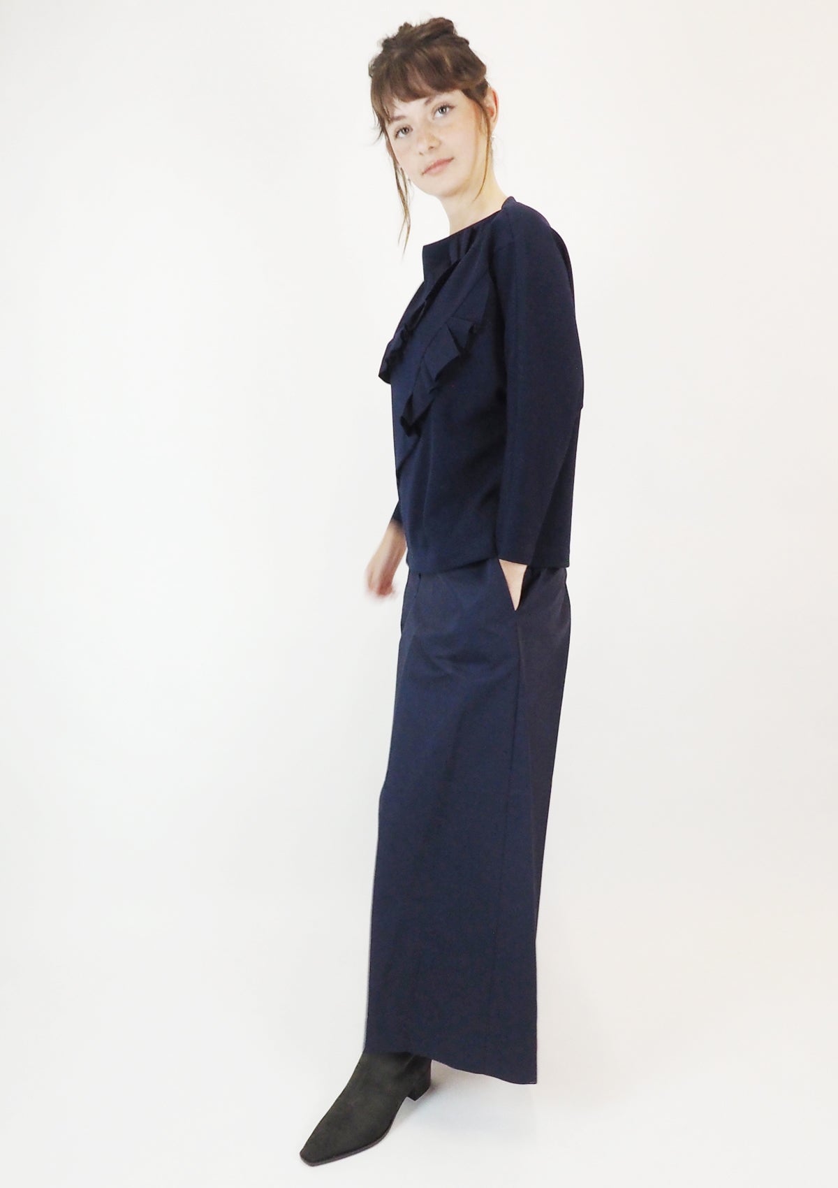 Damen Pullover aus Mischfaser in elegantem Dunkelblau mit Volant Damen Pullover Psophia