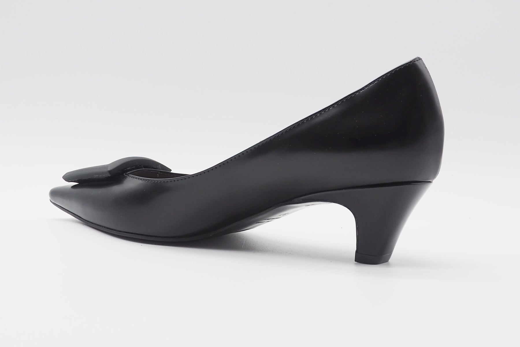 Damen Pumps aus Glanzleder in Schwarz Damen Pumps & Slings Roberto Festa