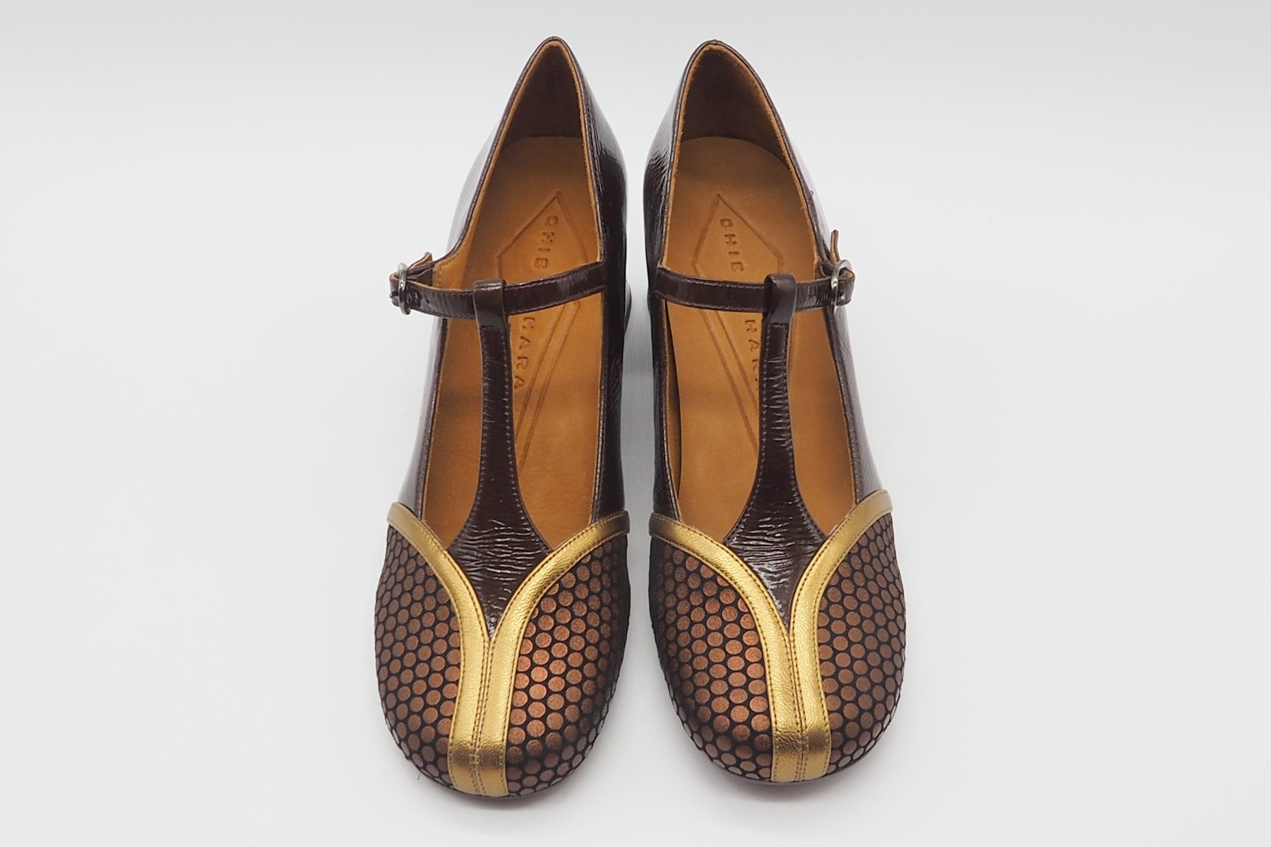 Damen Pumps mit T-Spange in Braun & Metalliceffekten in Bronze - Molma - 6 cm Damen Pumps & Slings Chie Mihara