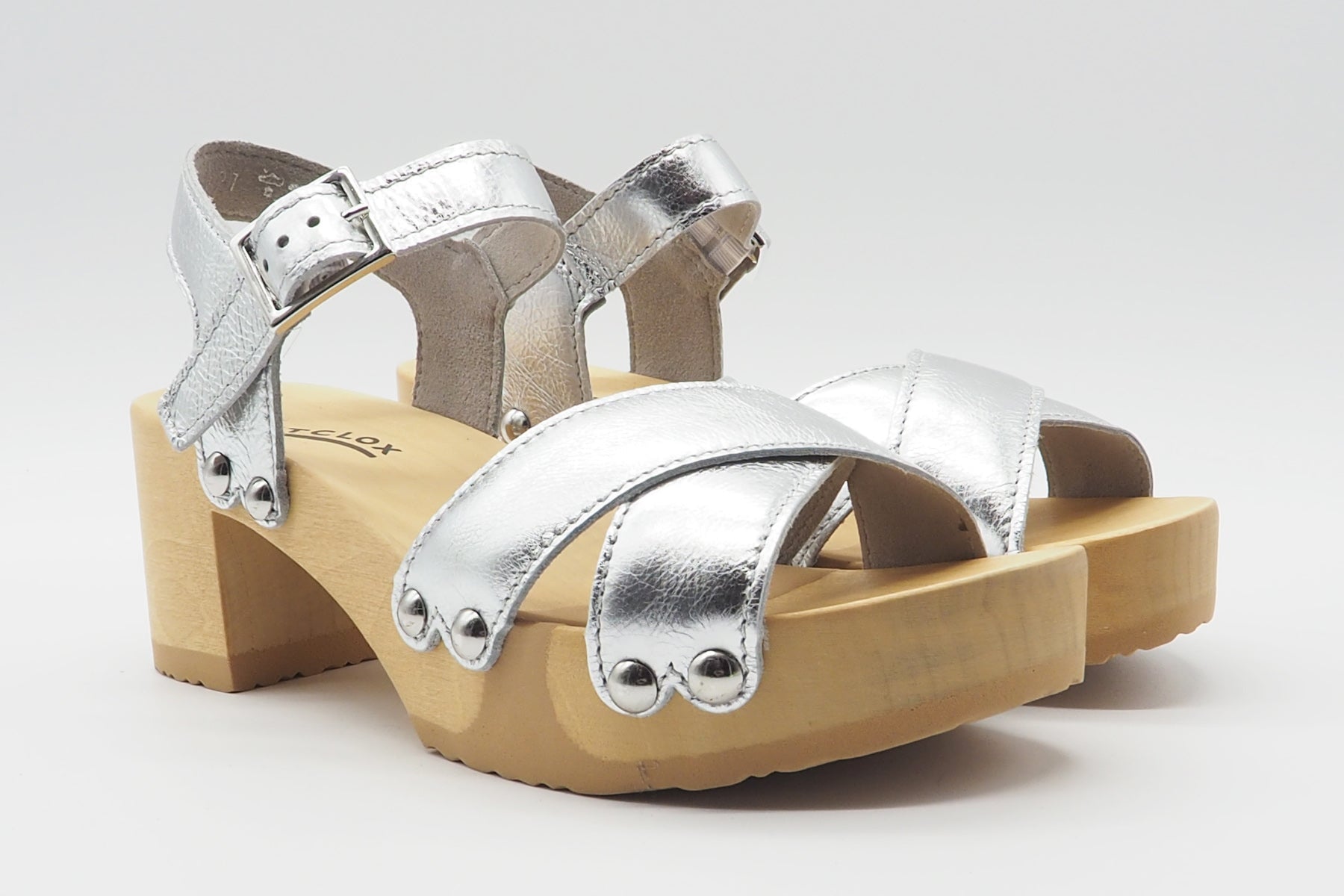 Damen Sandale aus Metallicleder in Silber auf flexiblen Holzsohlen - Hanka Damen Sandalen Softclox