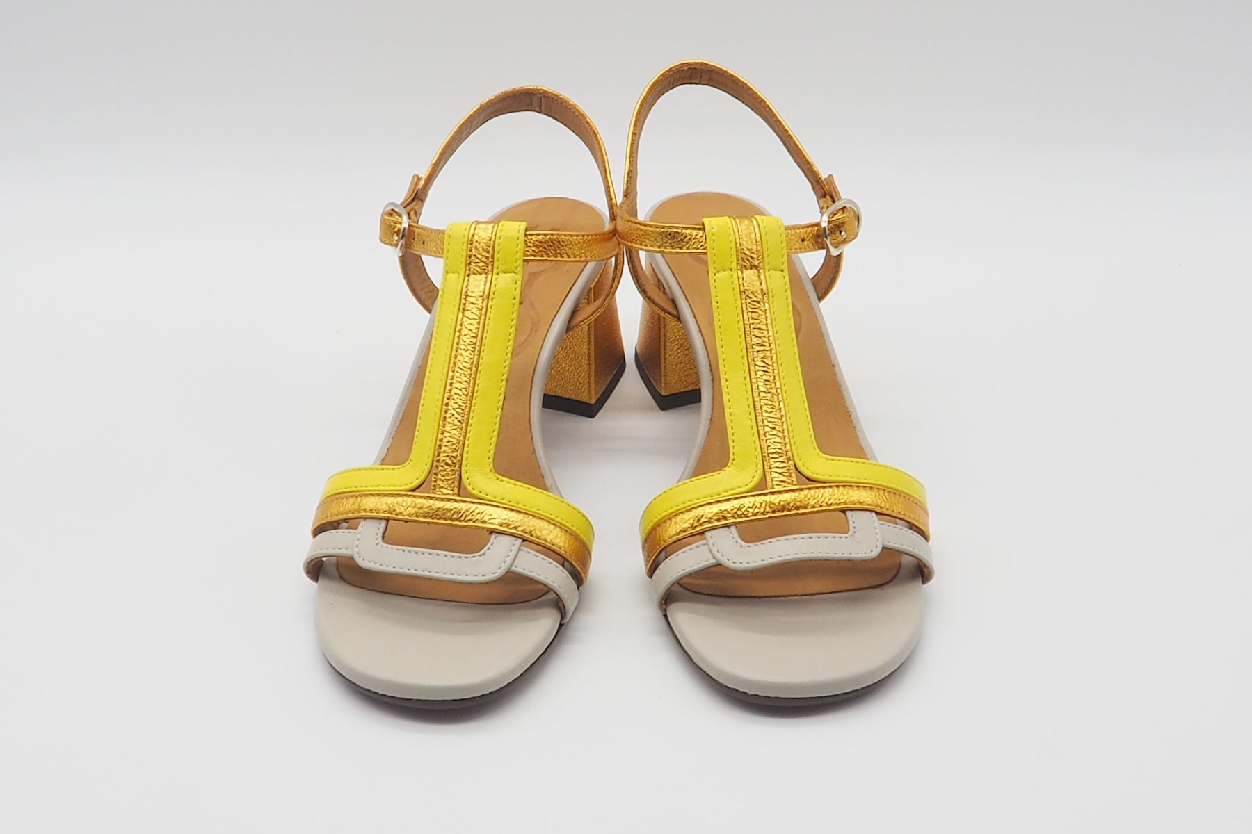 Damen Sandale mit T-Spange aus Leder in Gelb, Gold & Grau - Laluce Damen Sandalen Chie Mihara