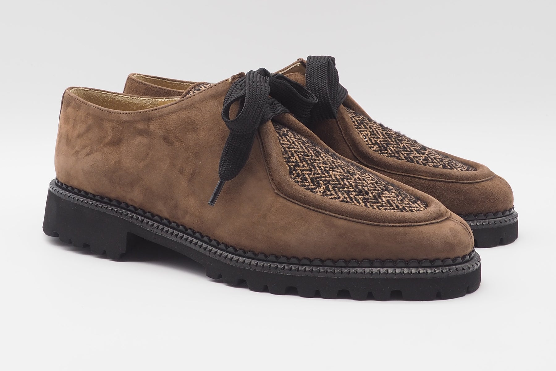 Damen Schnürer aus Veloursleder in Braun & Superleichtsohle Damen Loafers & Schnürer Brunate