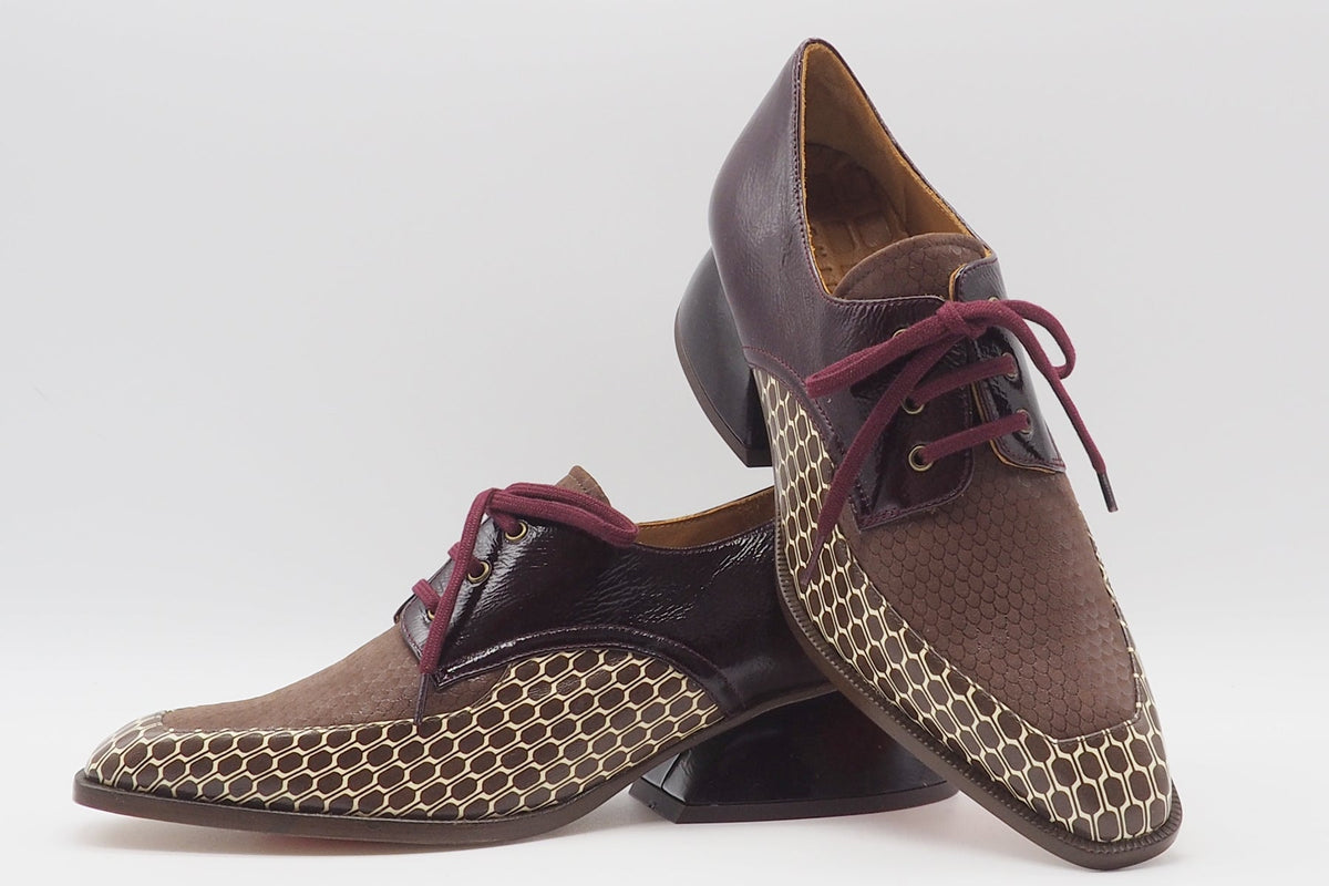 Damen Schnürhalbschuh in Brauntönen - Grafisch bedruckt in Leder - Caligo Damen Loafers & Schnürer Chie Mihara