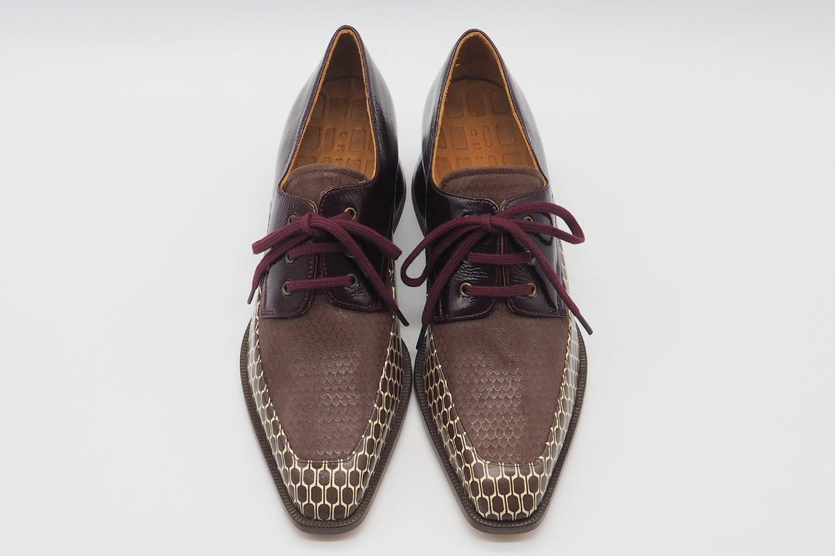 Damen Schnürhalbschuh in Brauntönen - Grafisch bedruckt in Leder - Caligo Damen Loafers & Schnürer Chie Mihara
