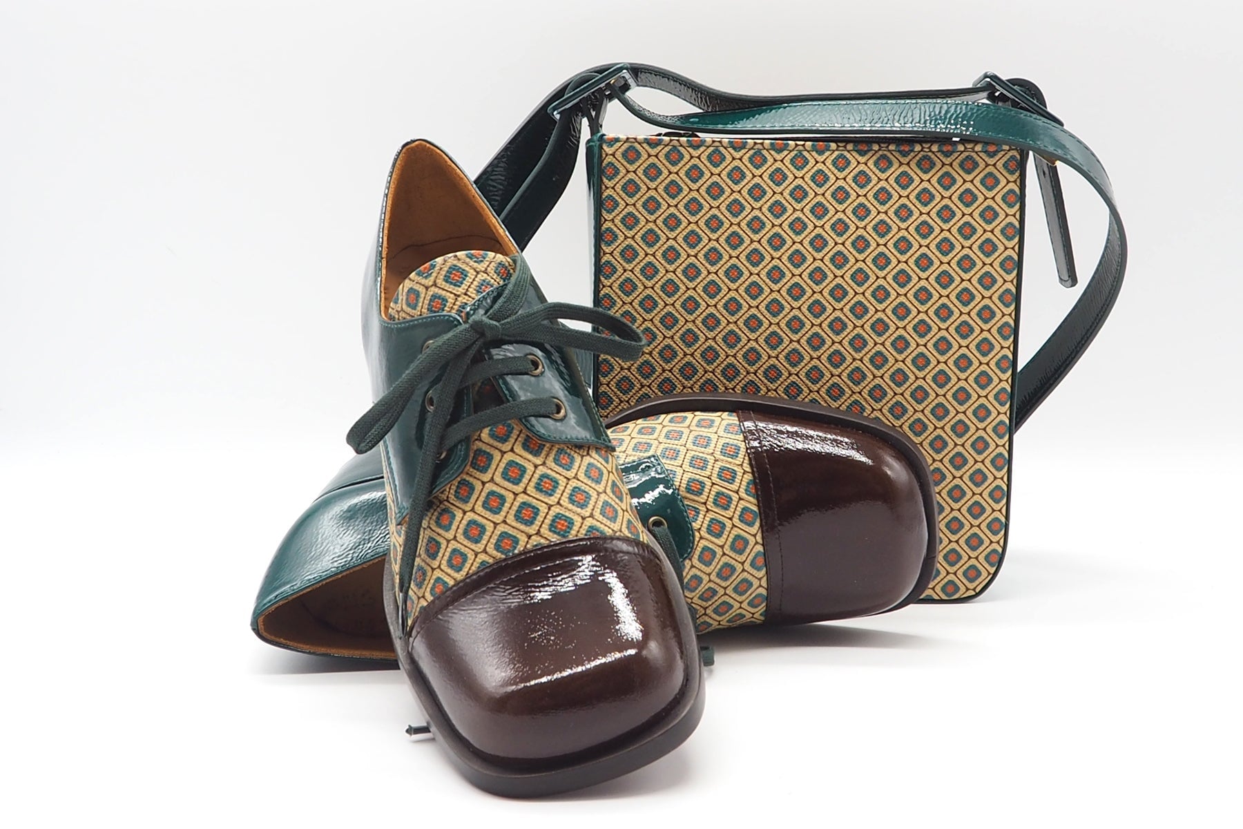 Damen Schnürhalbschuh in Karreeform in Grün & Multicolourleder- Brama Damen Loafers & Schnürer Chie Mihara