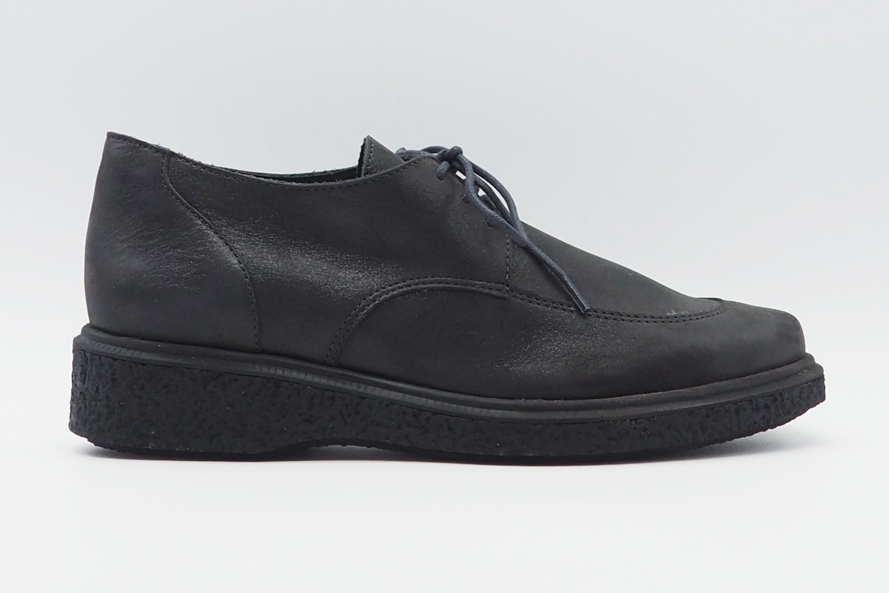 Damen Schnürschuh aus schillerndes Nubukleder in Anthrazit - Johiro Damen Loafers & Schnürer Arche