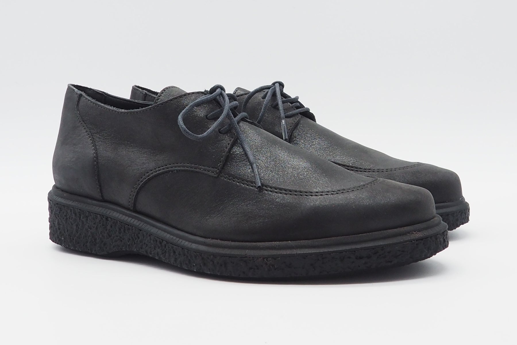 Damen Schnürschuh aus schillerndes Nubukleder in Anthrazit - Johiro Damen Loafers & Schnürer Arche