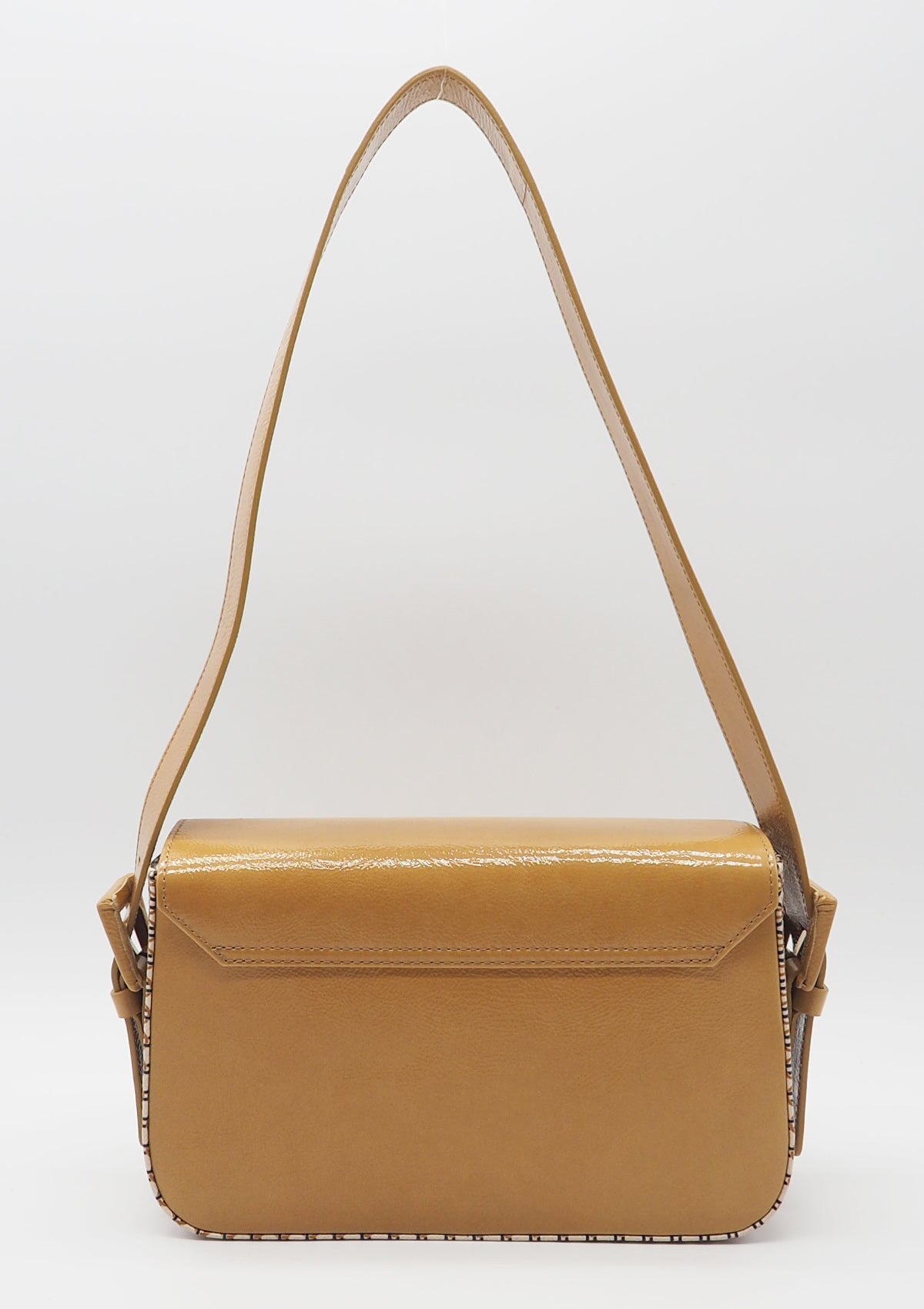 Damen Schultertasche aus Lackleder & bedrucktem Leder in Nude - Yuri Taschen Crossbody & Schultertasche Chie Mihara