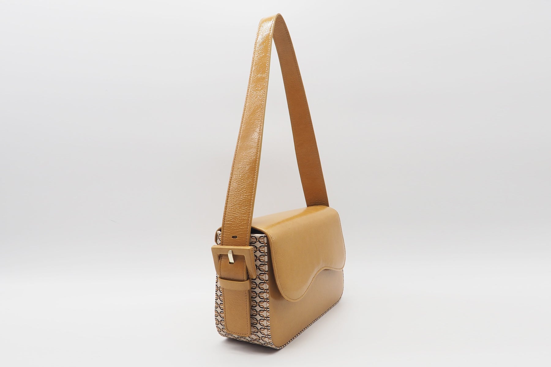 Damen Schultertasche aus Lackleder & bedrucktem Leder in Nude - Yuri Taschen Crossbody & Schultertasche Chie Mihara