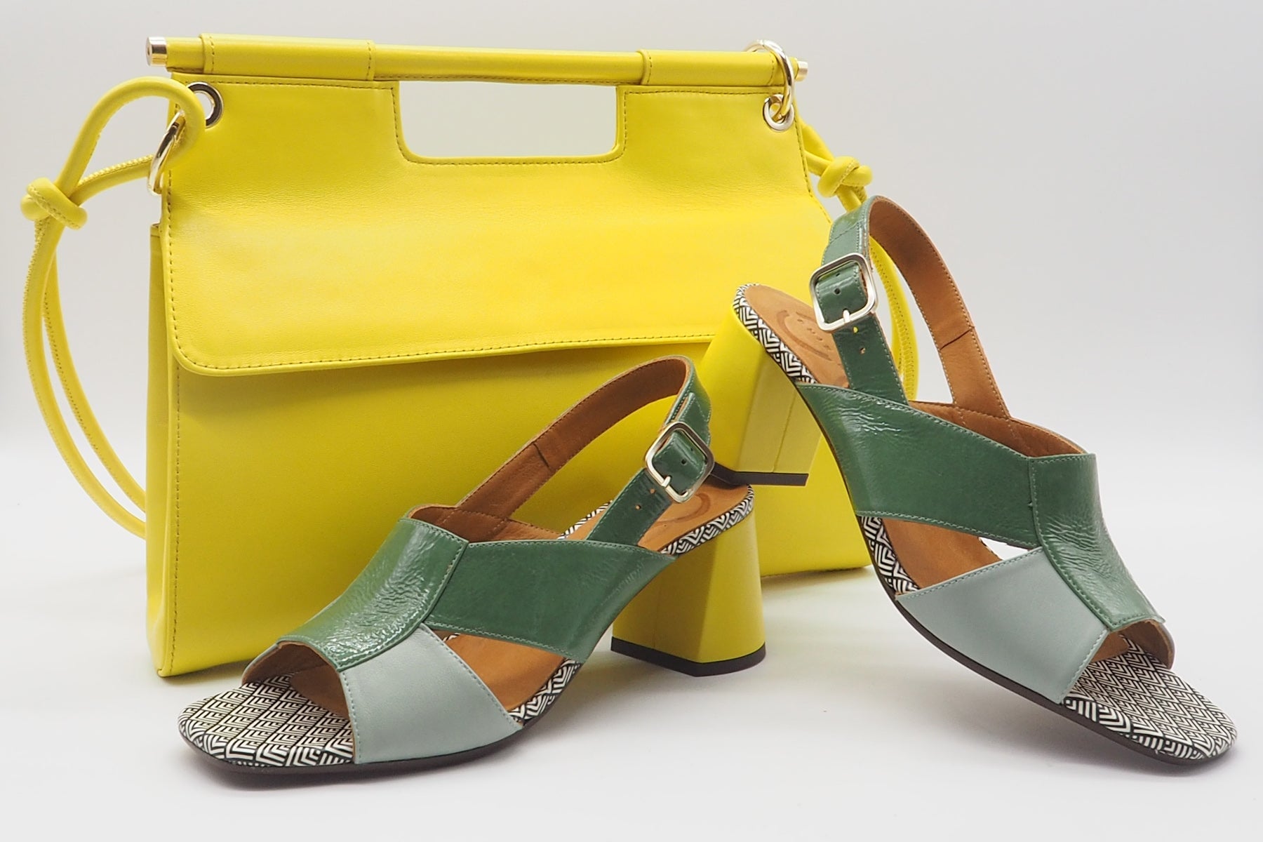 Damen Schultertasche aus softem Leder in strahlendem Gelb - London Taschen Crossbody & Schultertasche Chie Mihara