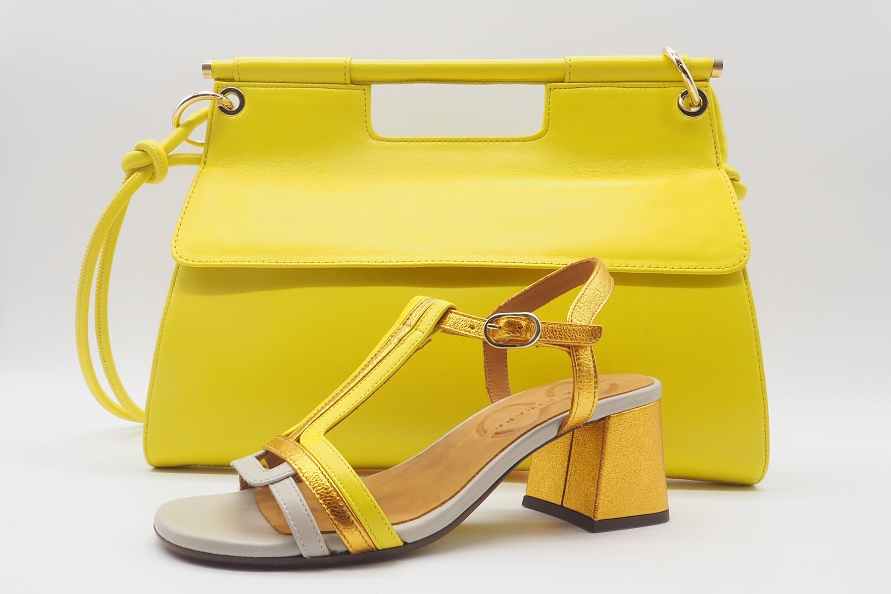 Damen Schultertasche aus softem Leder in strahlendem Gelb - London Taschen Crossbody & Schultertasche Chie Mihara