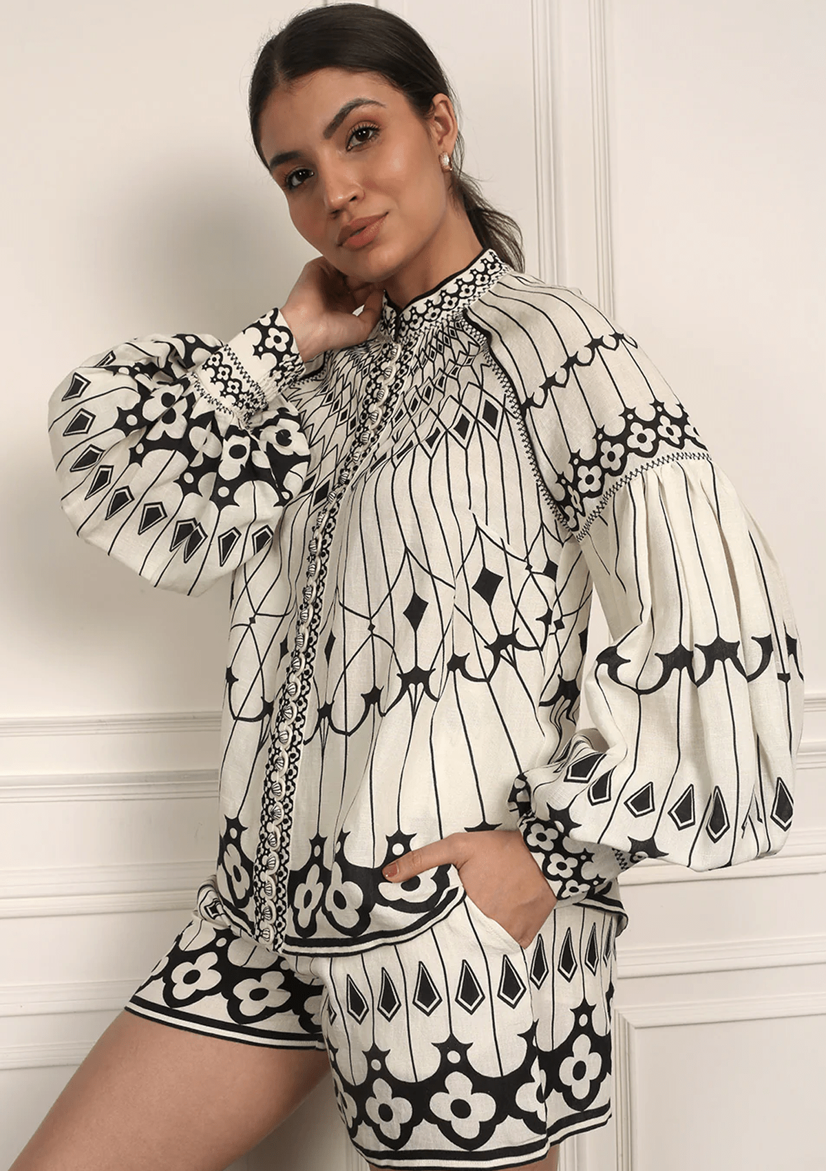 Damen Shorts bedruckt in Vanilla & Schwarz mit hohem Bund - Pam Damen Shorts / Hose Scarlett Poppies