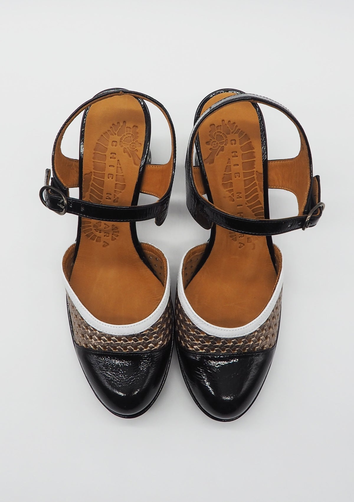 Damen Sling aus Lack- & Metallicleder in Schwarz & Bronze - Deliver - Absatz 10cm Damen Pumps & Slings Chie Mihara