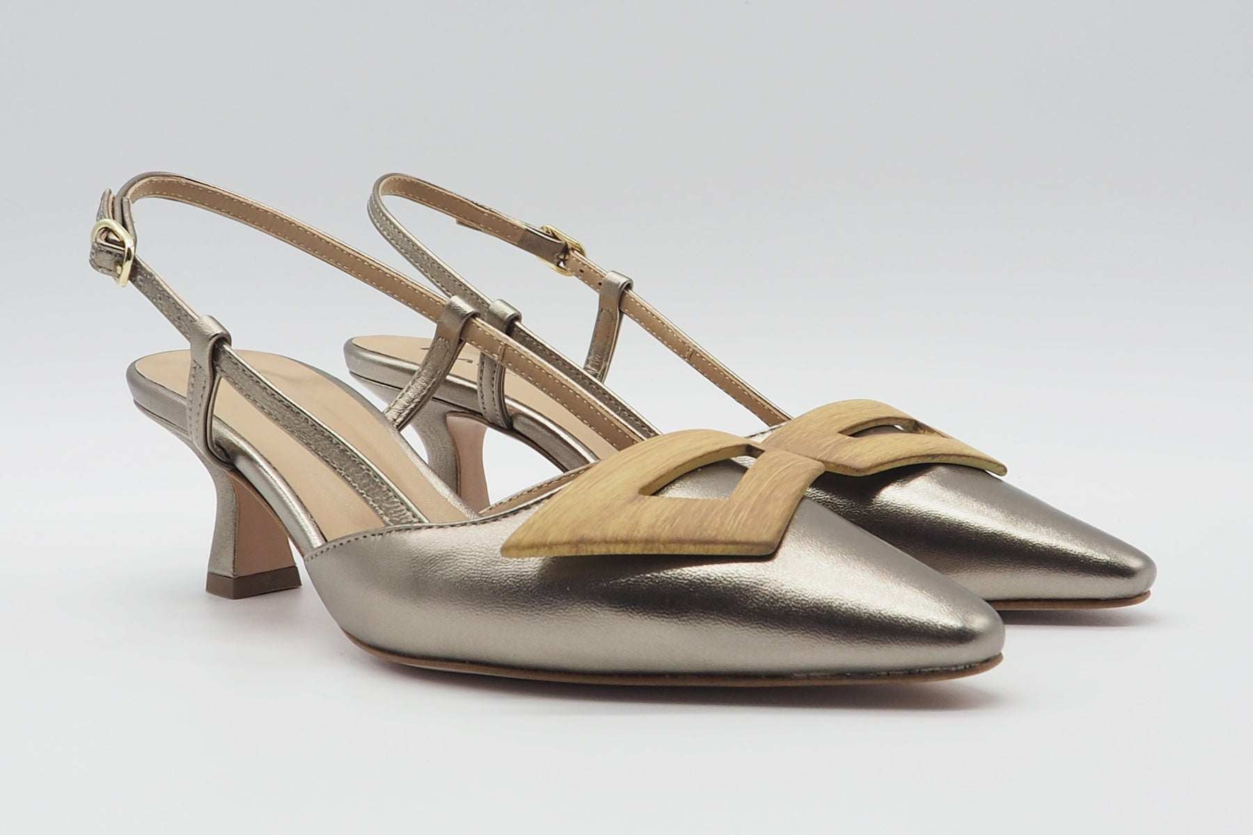 Damen Sling aus Metallicleder in Platin - Absatz 6cm Damen Pumps & Slings Frau Verona